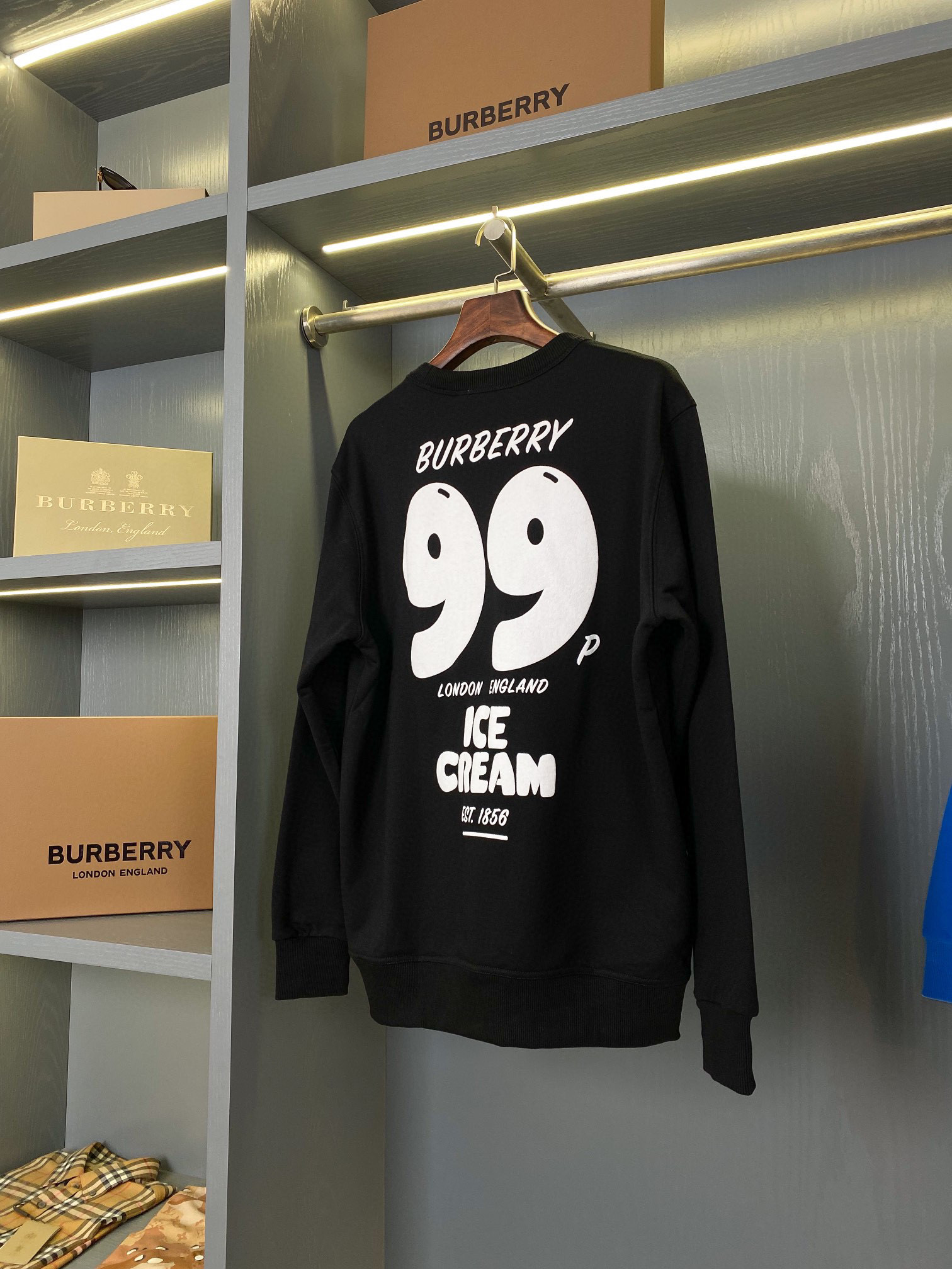버버리 남자 맨투맨