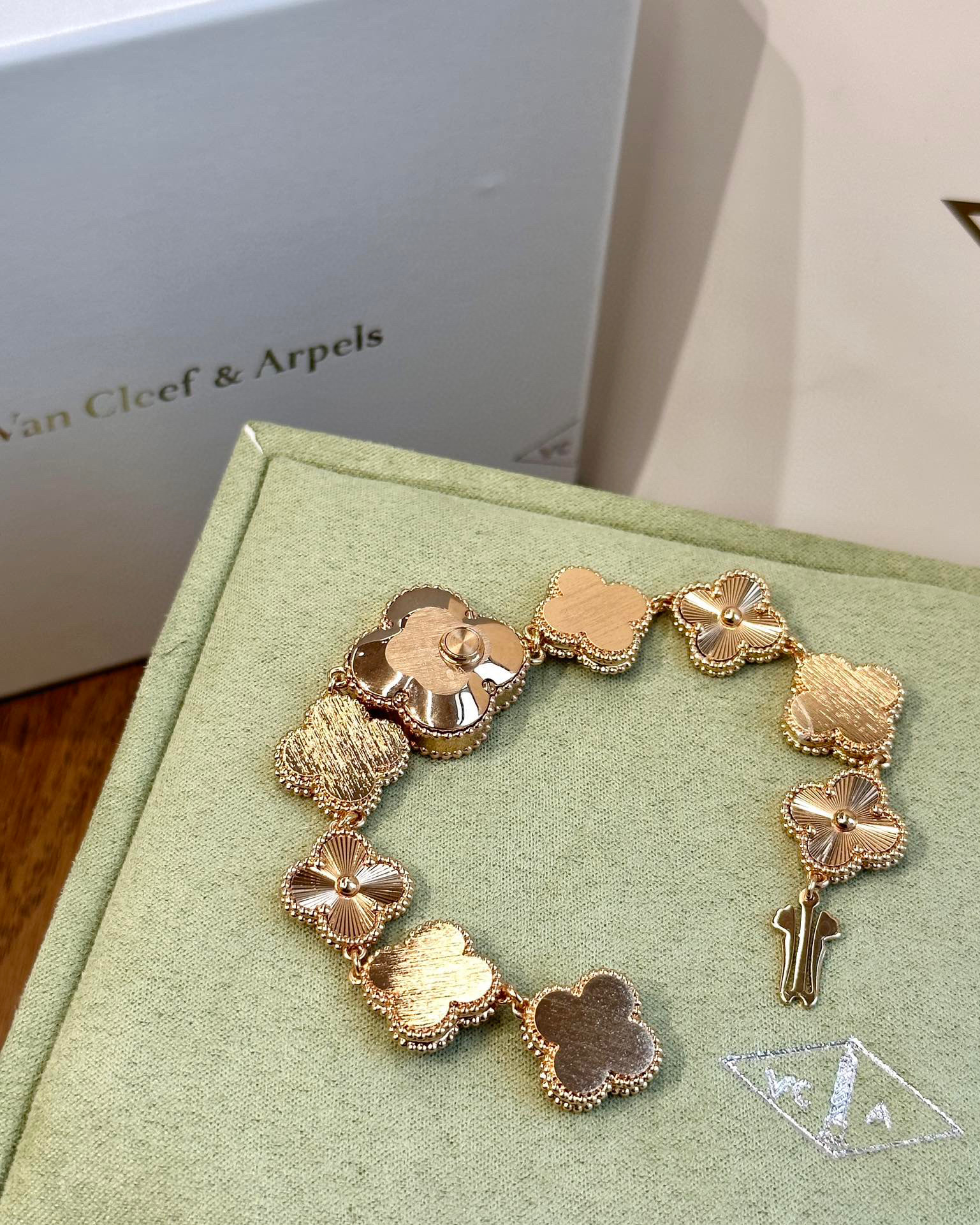 반클리프앤아펠 미러급 여자시계