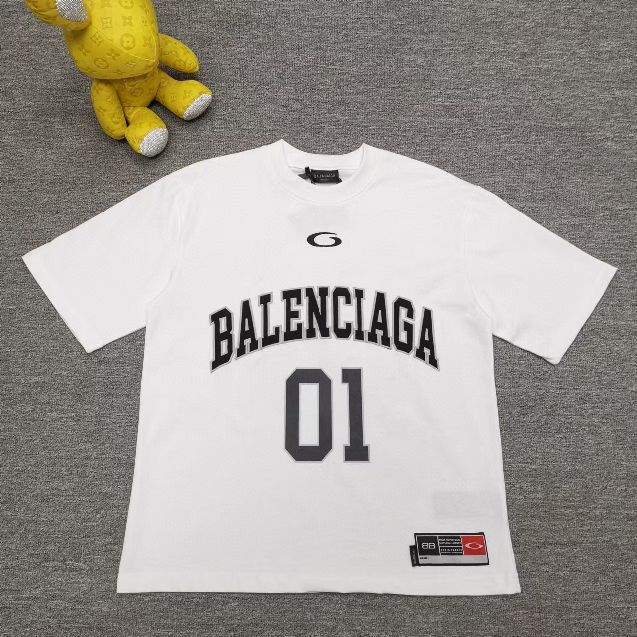 발렌시아가 남녀공용 반팔티