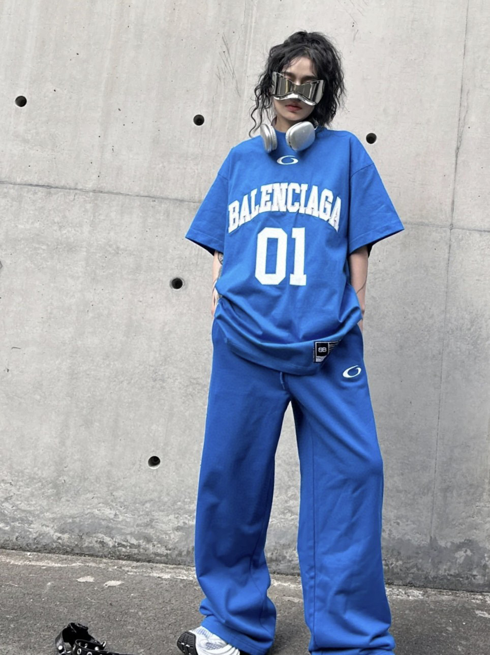 발렌시아가 남녀공용 반팔티