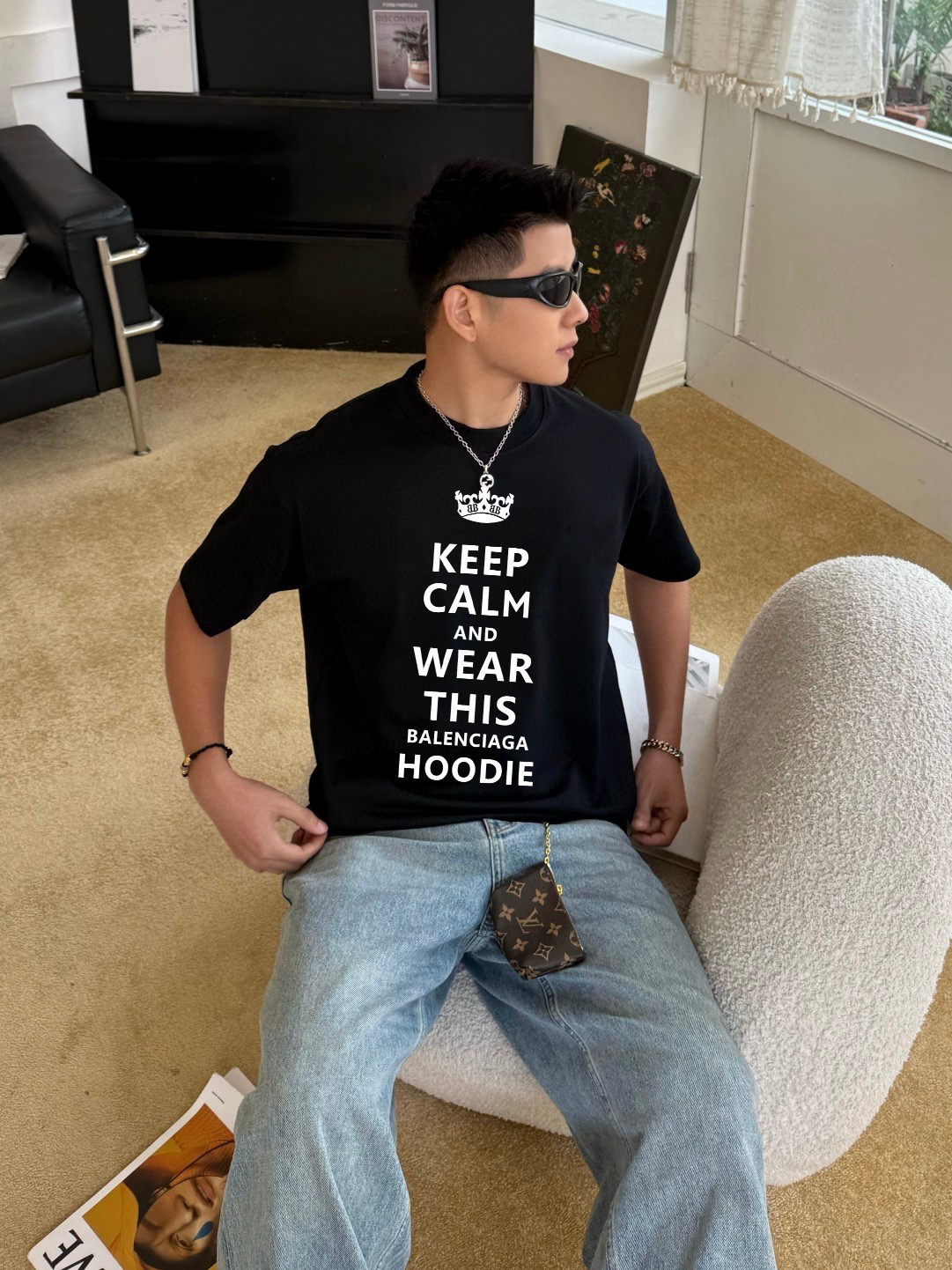 발렌시아가 남녀공용 반팔티