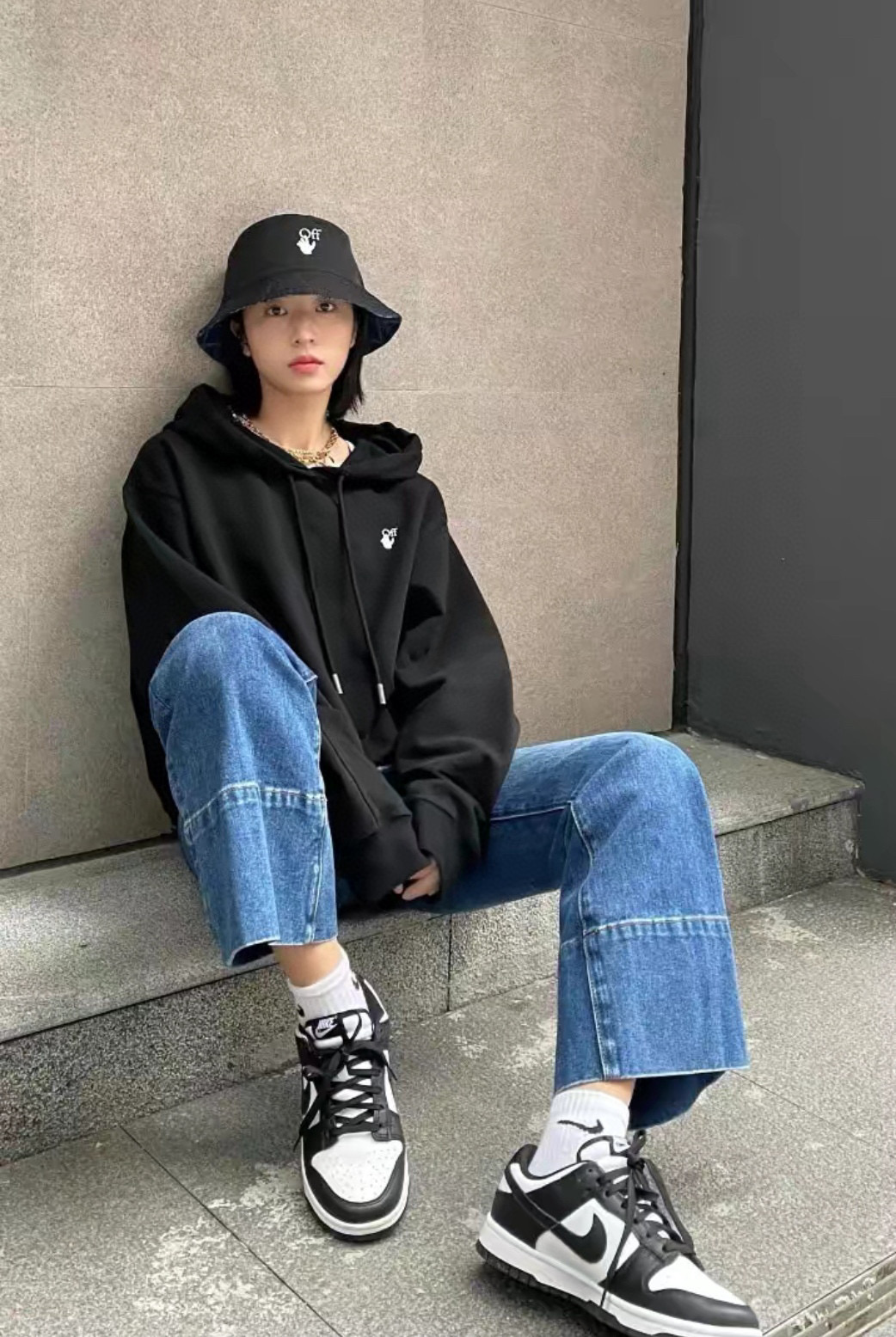 오프화이트 남녀공용 후드티 맨투맨