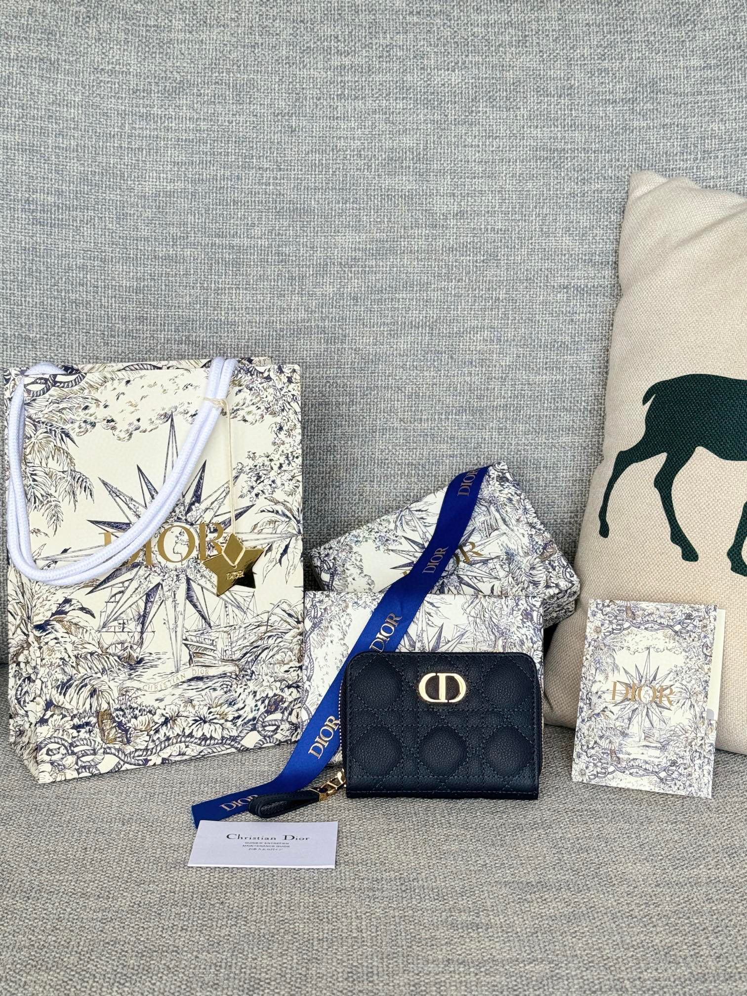 디올 S5032 여자 카드지갑 머니클립