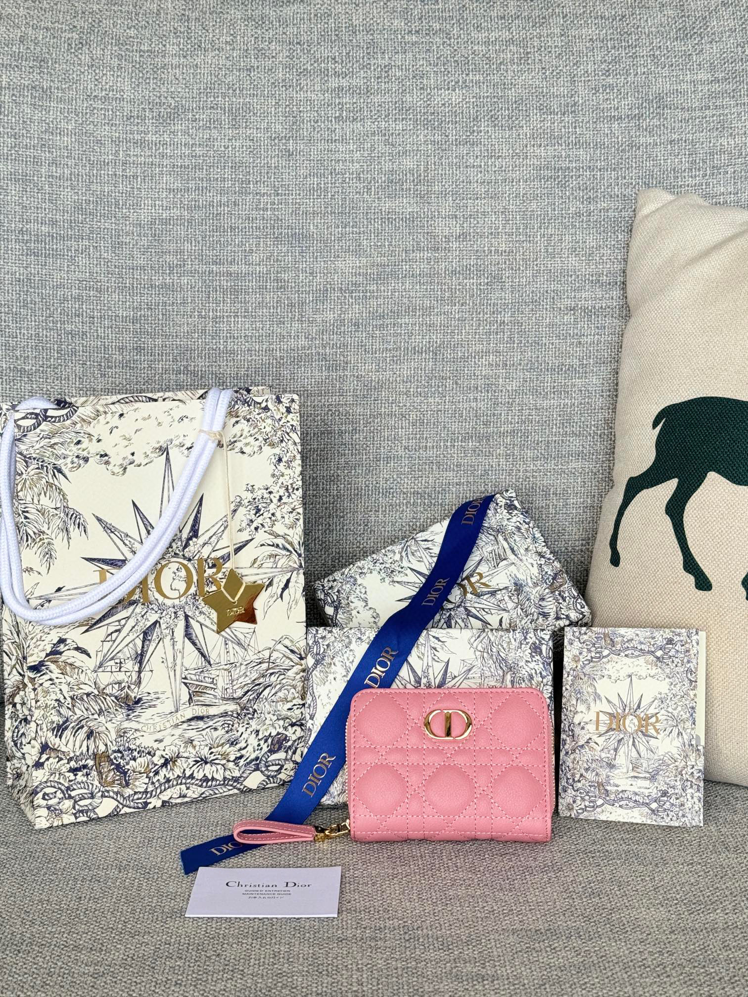 디올 S5032 여자 카드지갑 머니클립