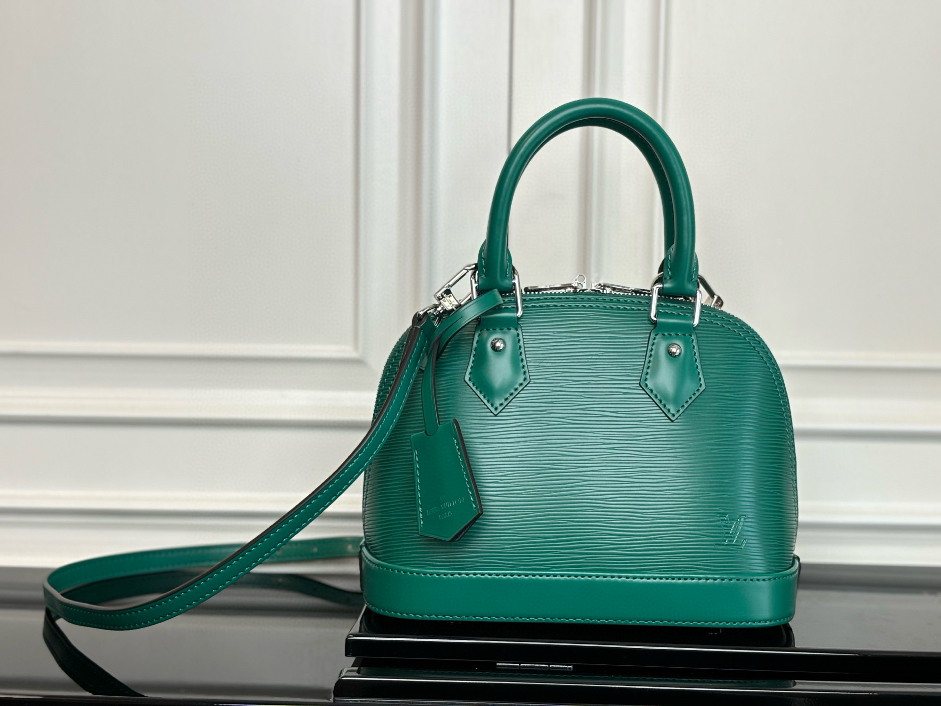 루이비통 M24645 여자가방