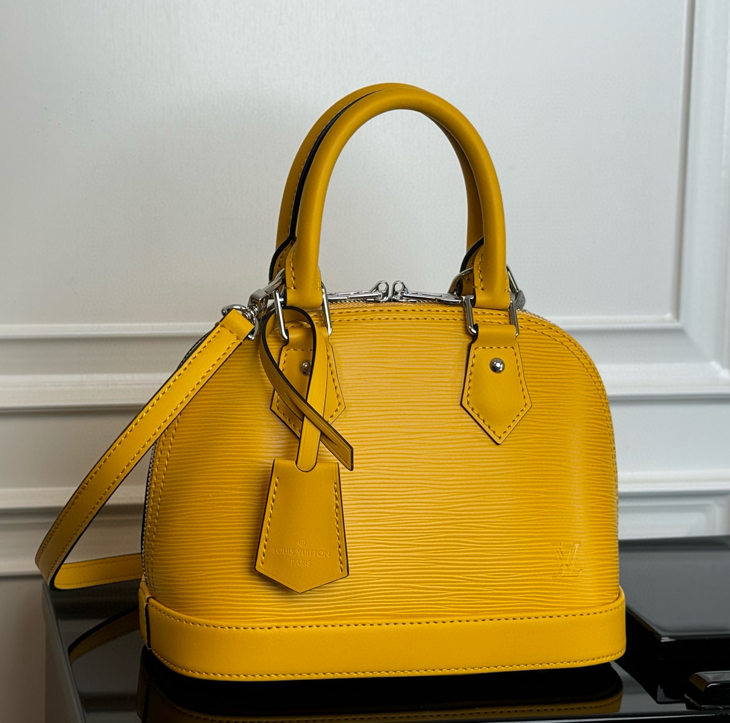 루이비통 M24645 여자가방