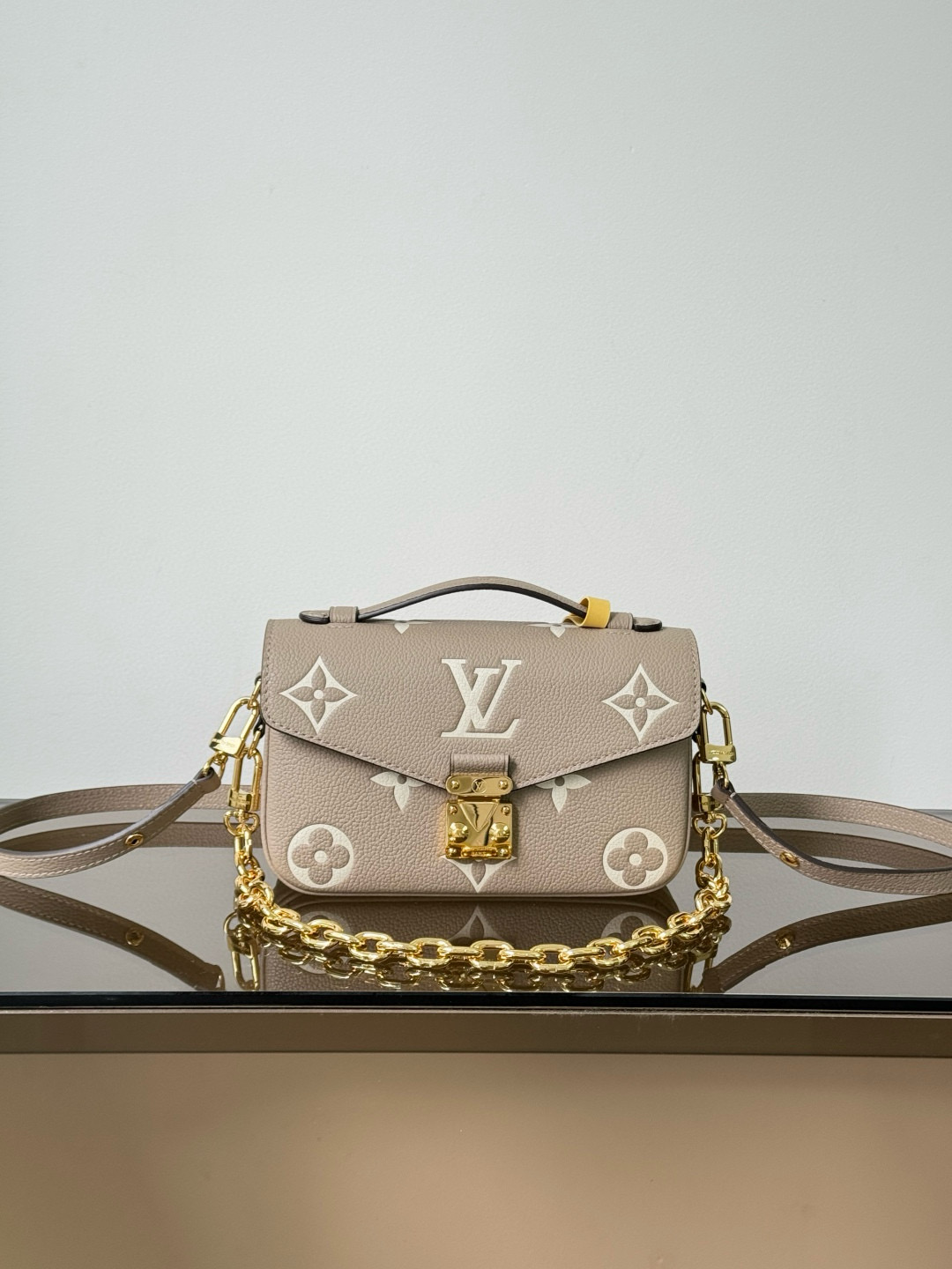 루이비통 M23081 여자가방