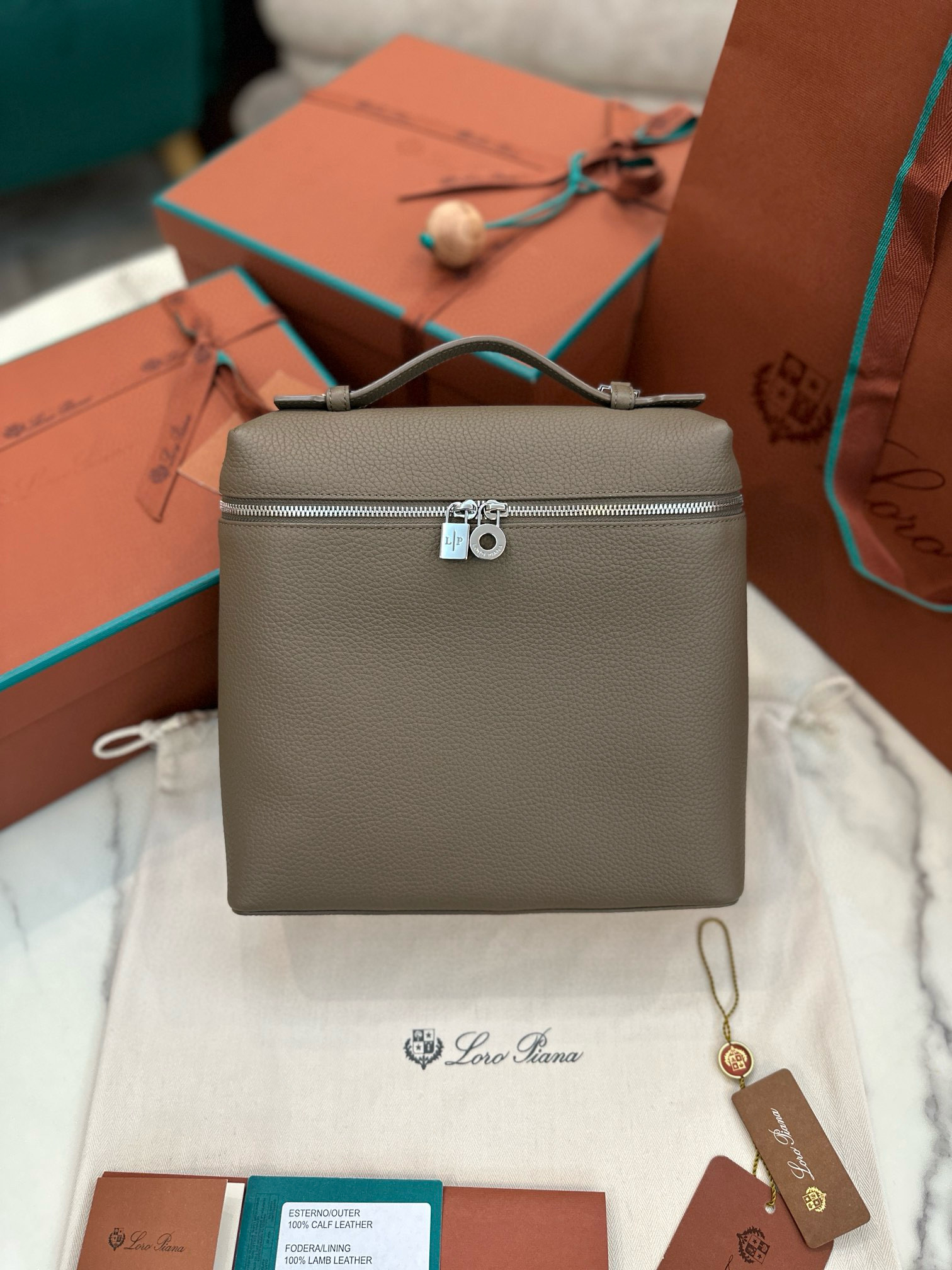 로로피아나 여자가방