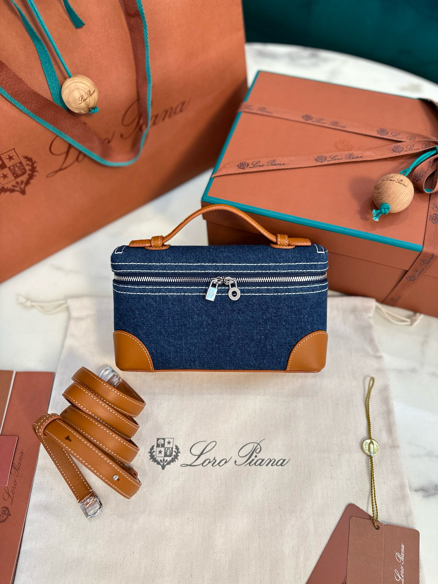 로로피아나 여자가방