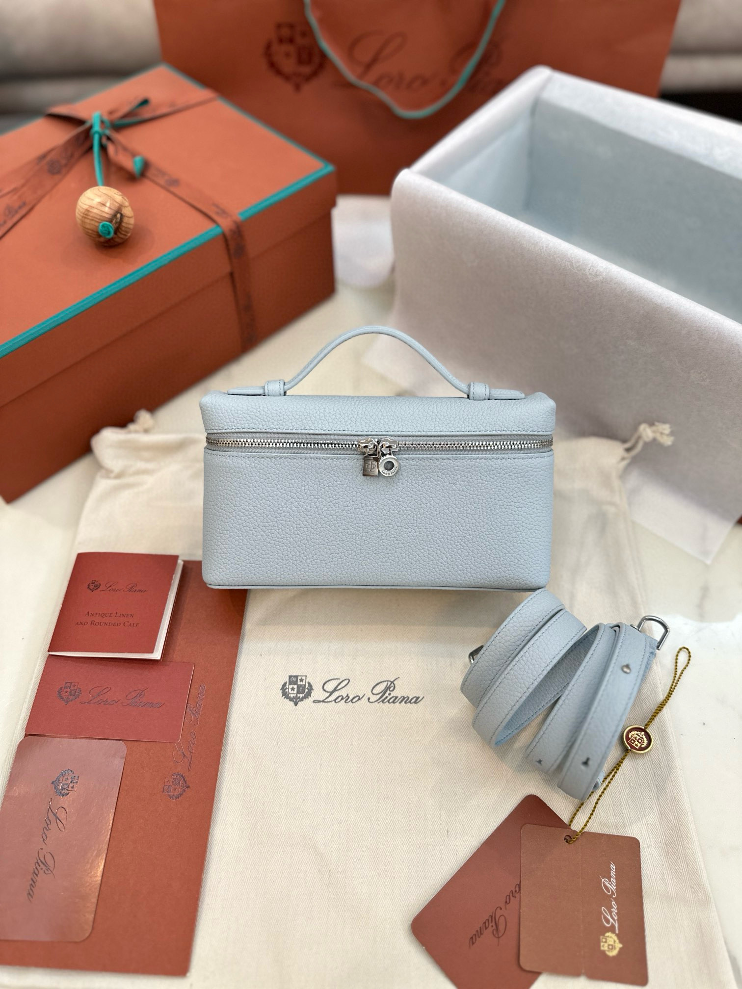 로로피아나 여자가방