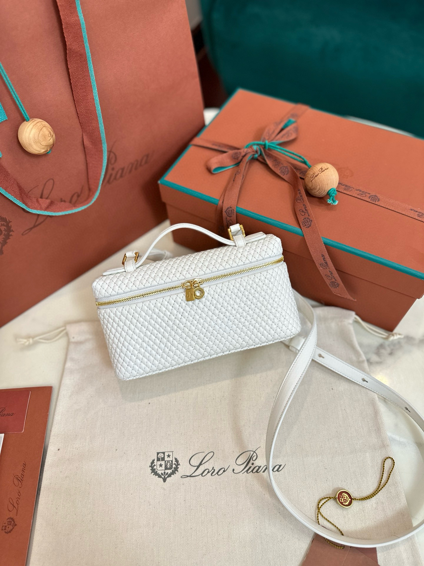 로로피아나 여자가방