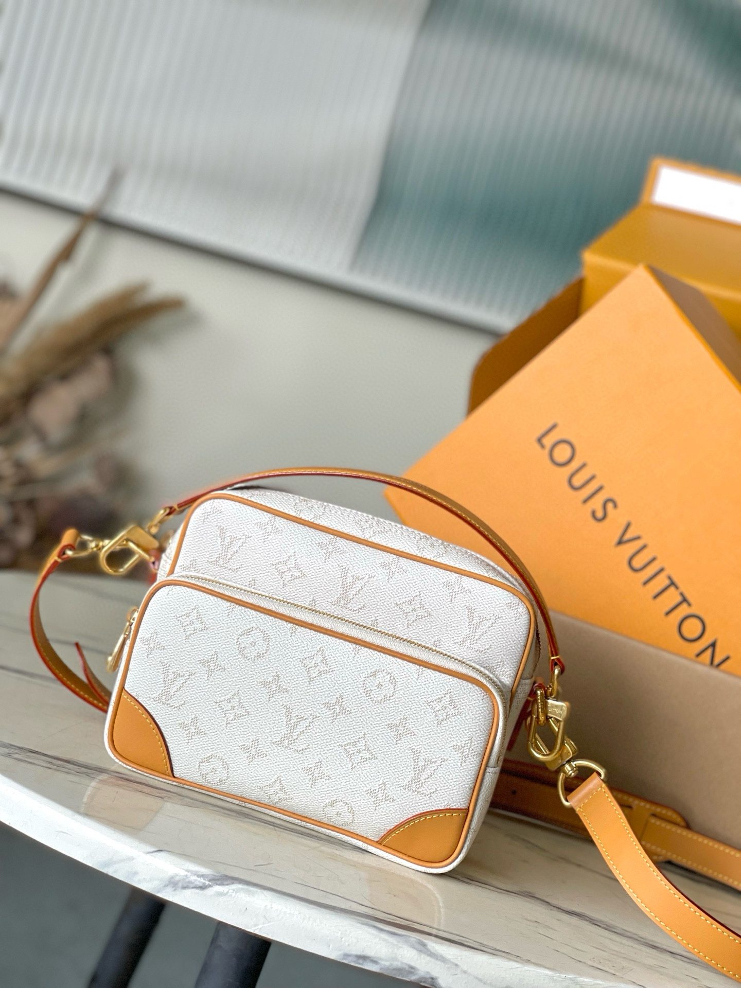 루이비통  M14682 남자가방