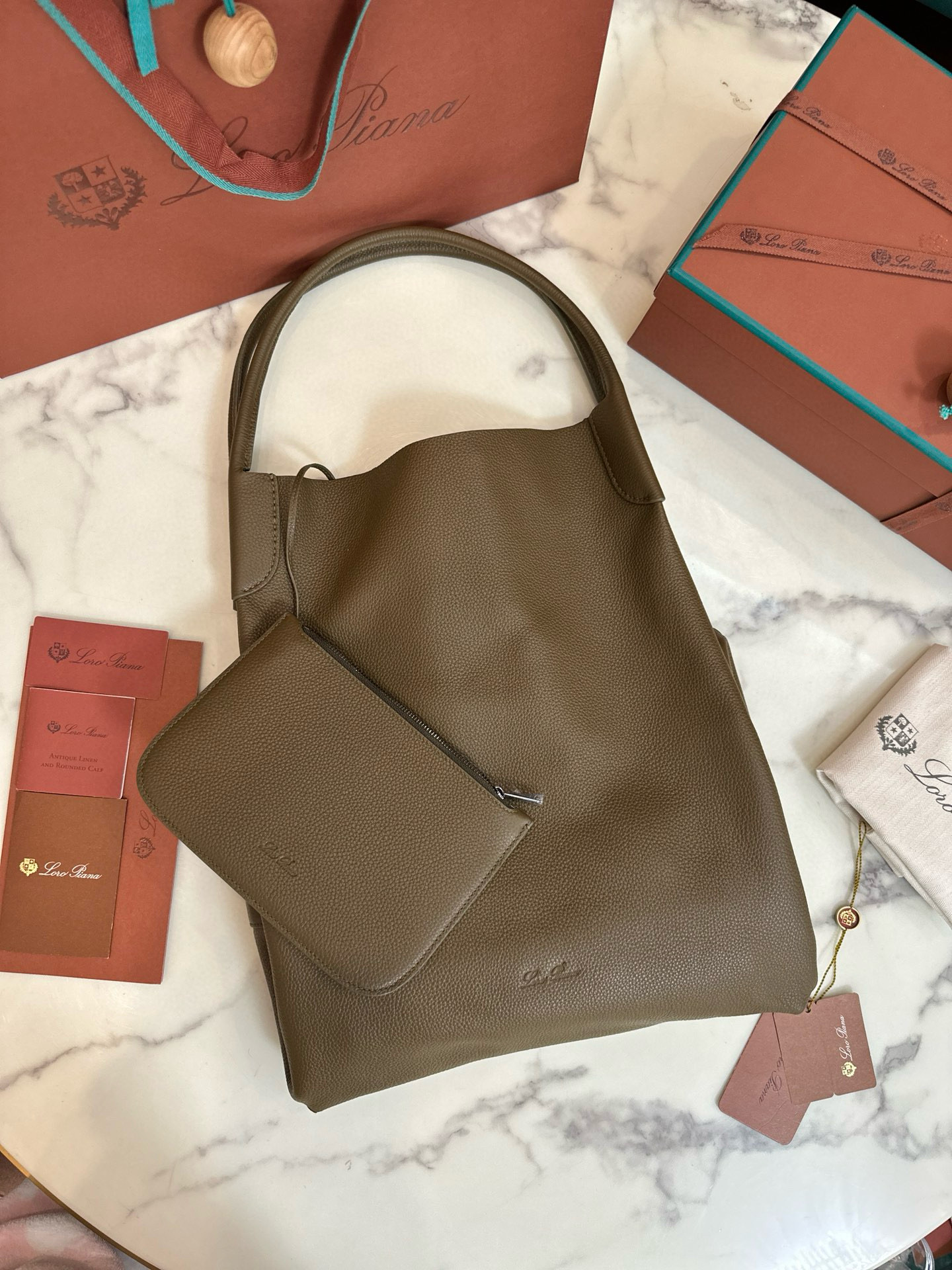 로로피아나 여자가방