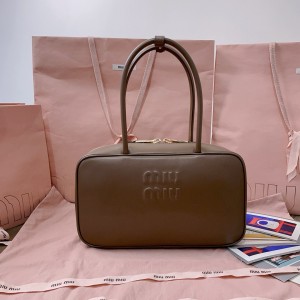 미우미우 5BB172 서류가방