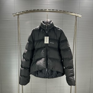 발렌시아가 남자 패딩