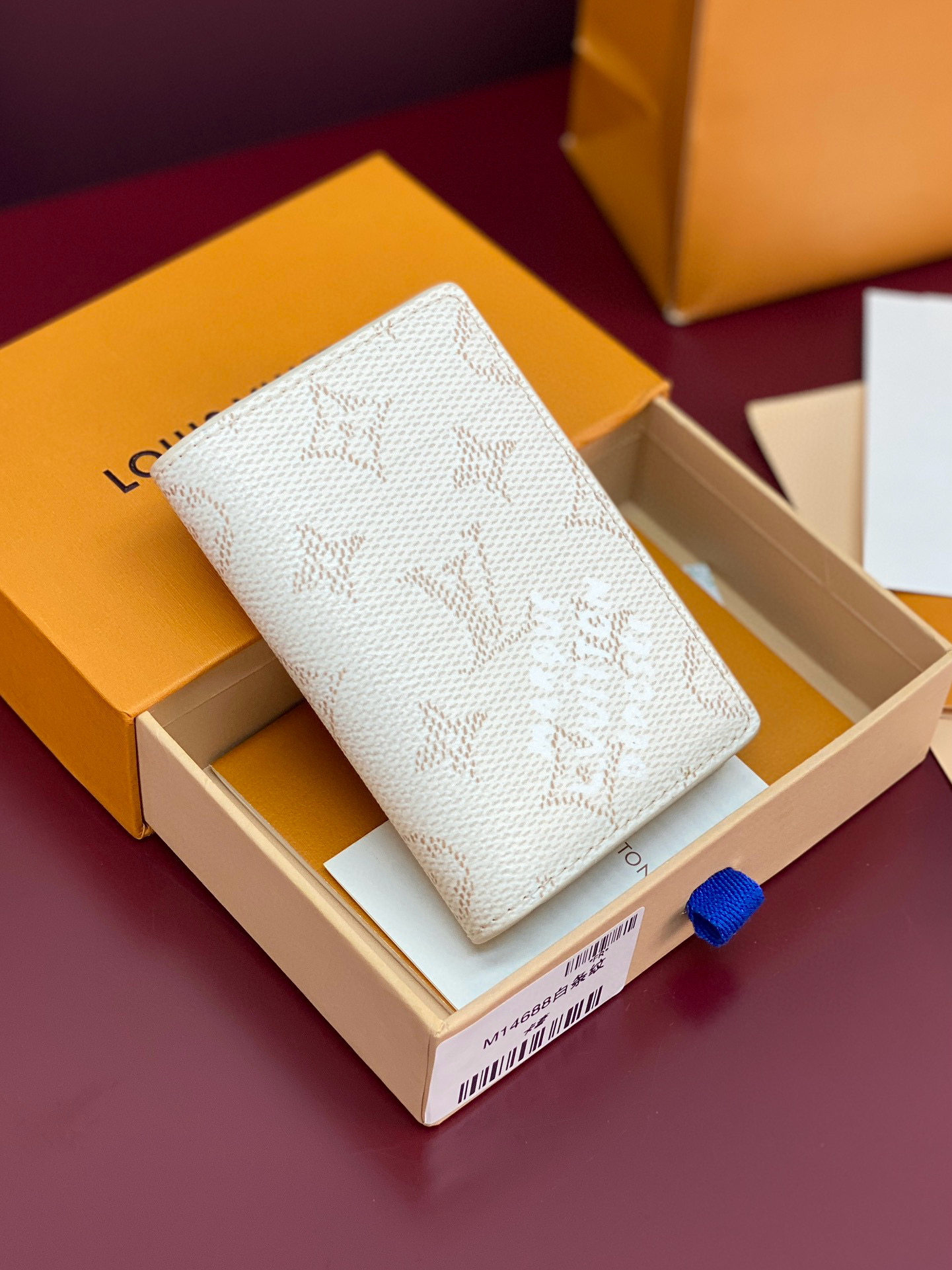 루이비통 M14688 여자 반지갑