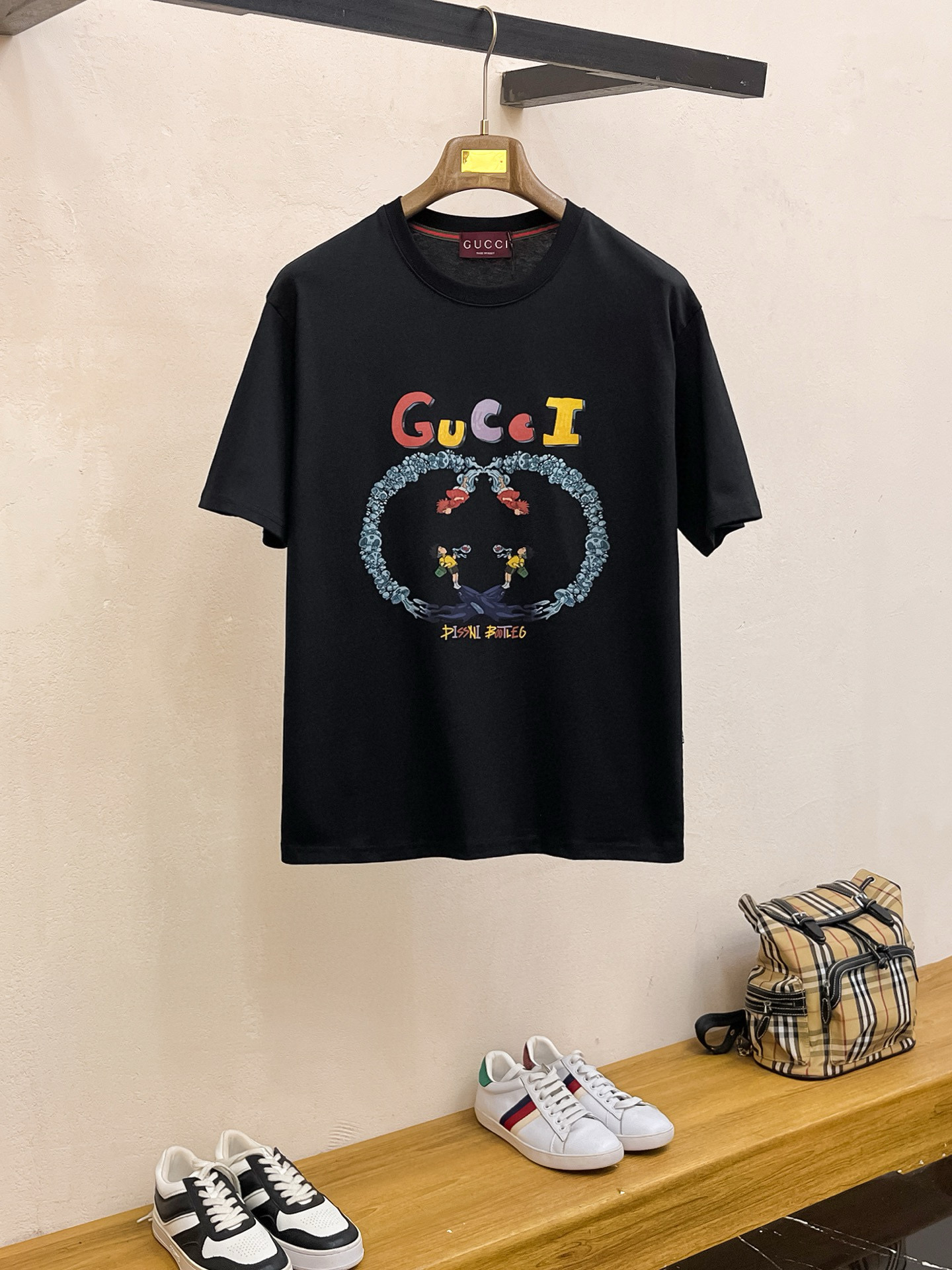 구찌 남자 반팔티