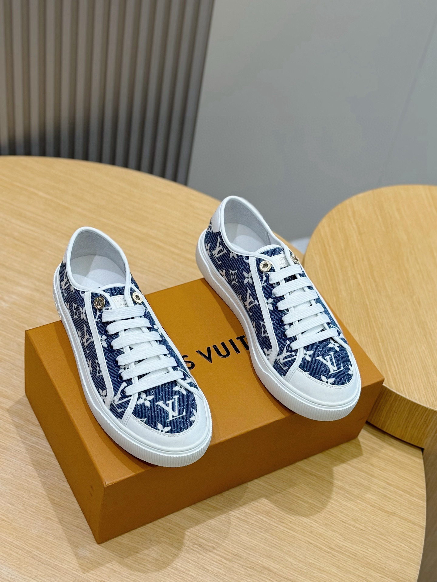 루이비통 남녀공용 신발 운동화 스니커즈