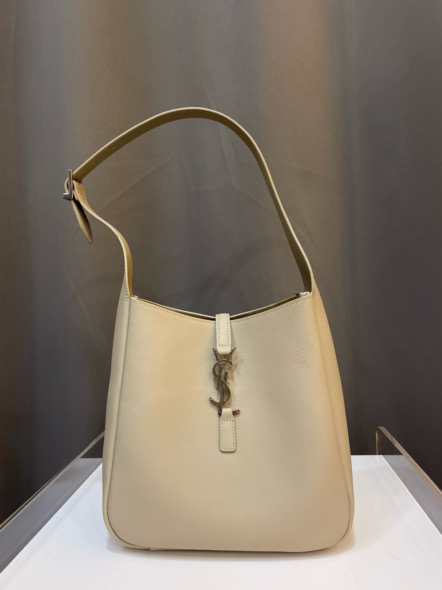 입생로랑 생로랑 713938 여자가방