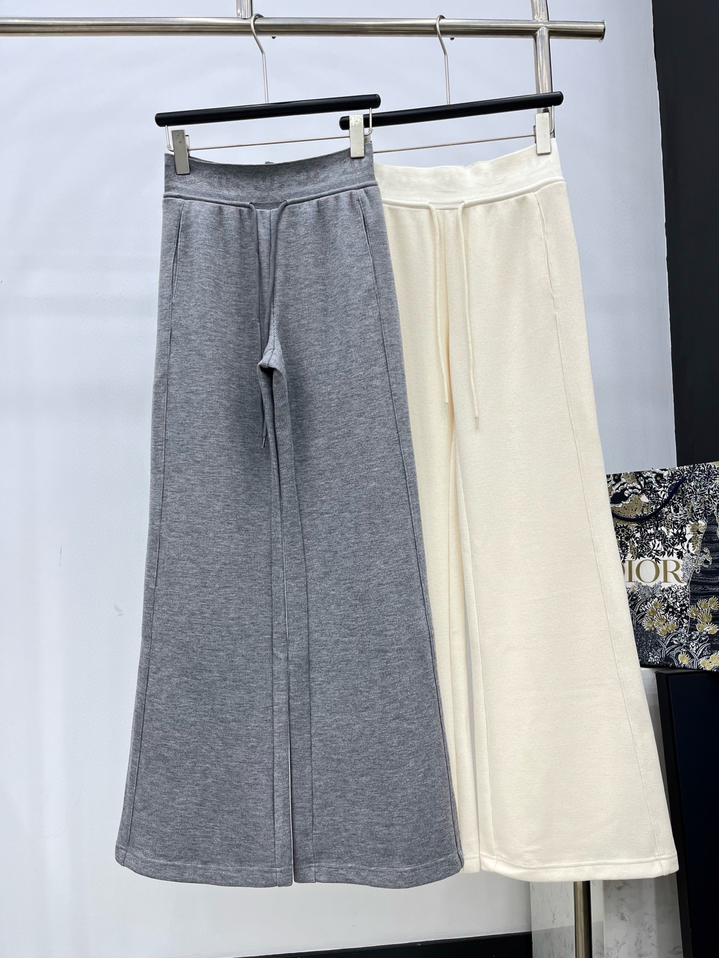 샤넬 여자 바지 2컬러