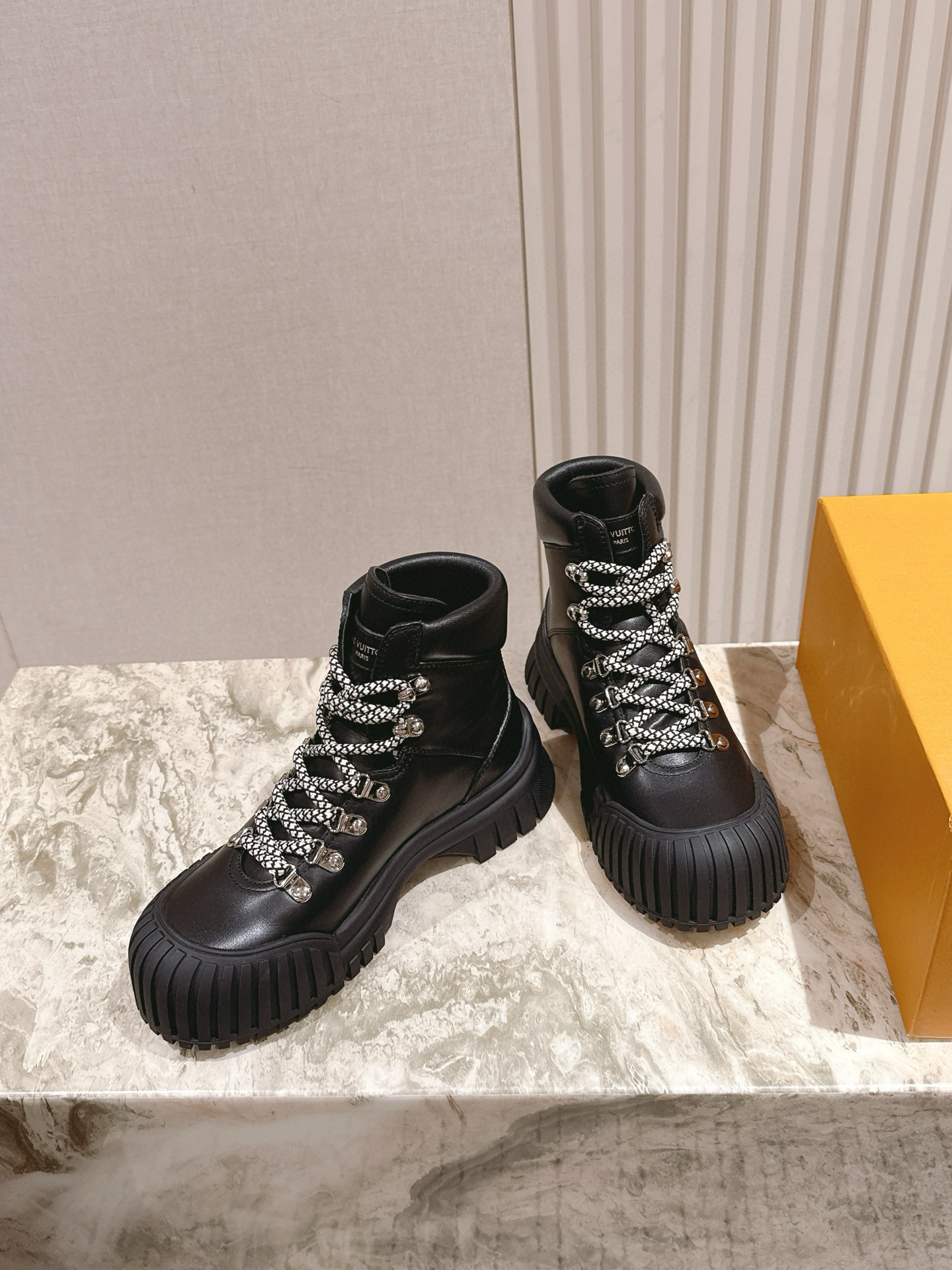 루이비통 5CM 여자 부츠