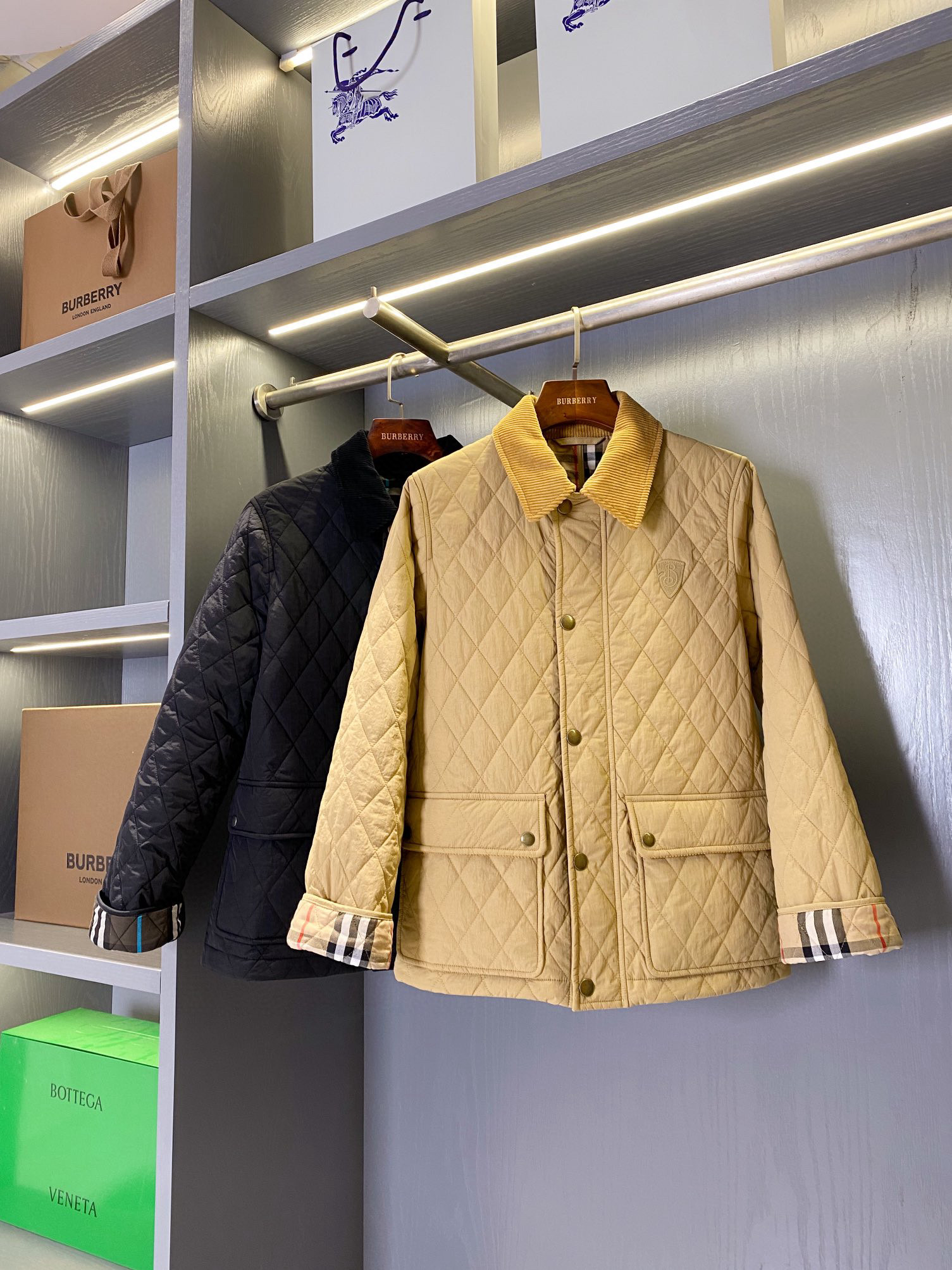 버버리 여자 자켓 2컬러