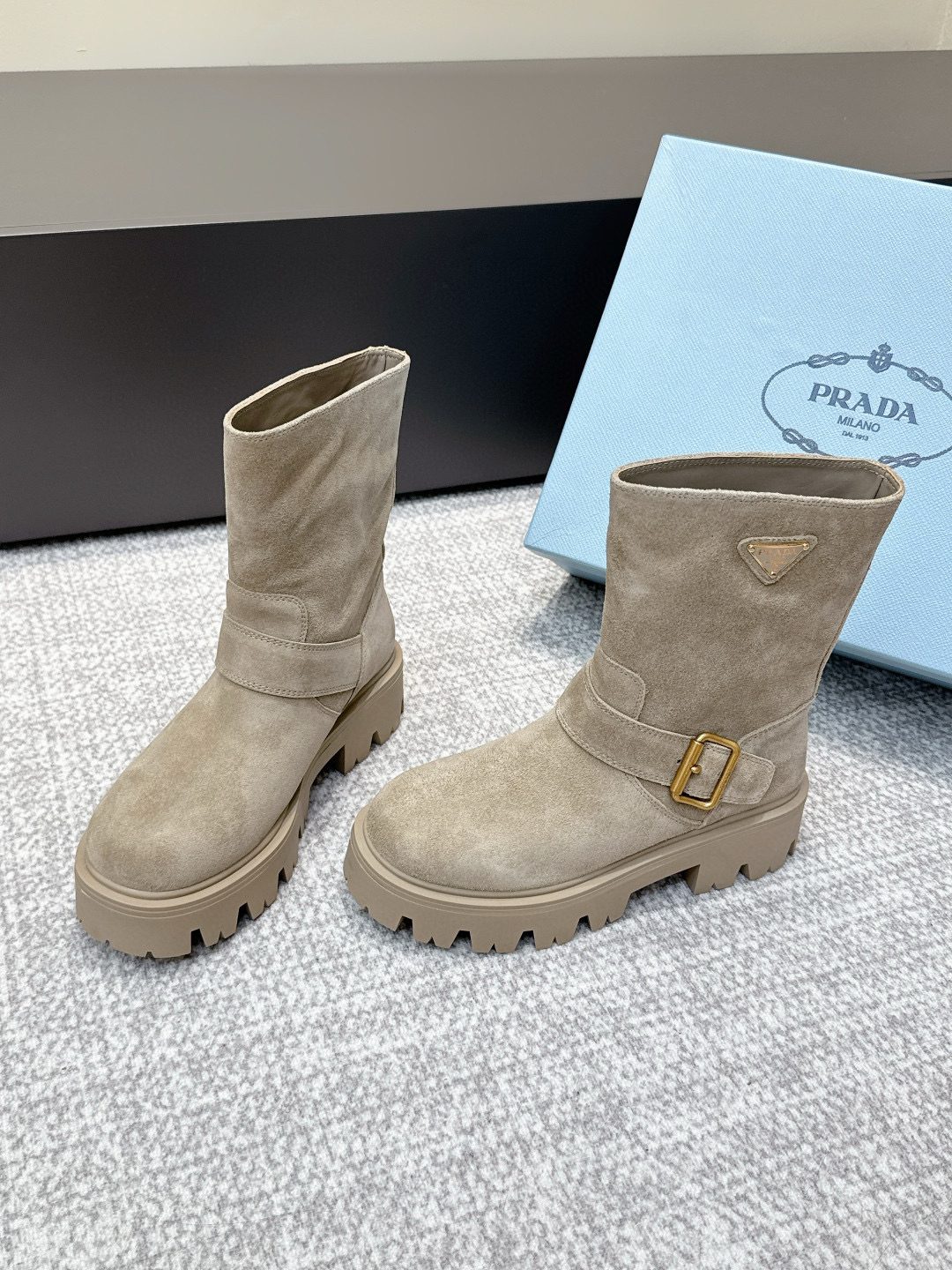 프라다 여자 부츠