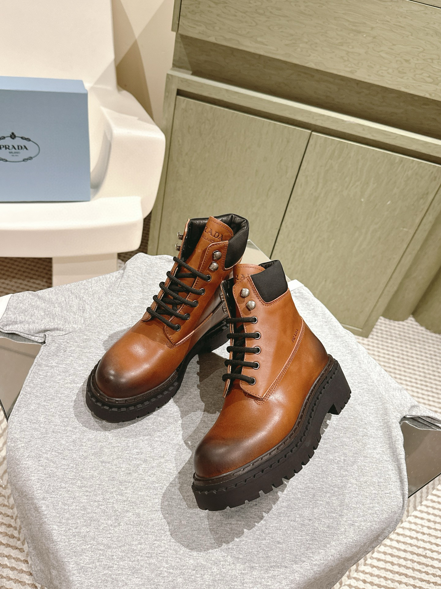 프라다 4CM 여자 부츠