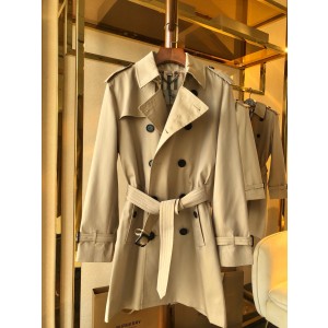 버버리 미디움기장 남자 코트