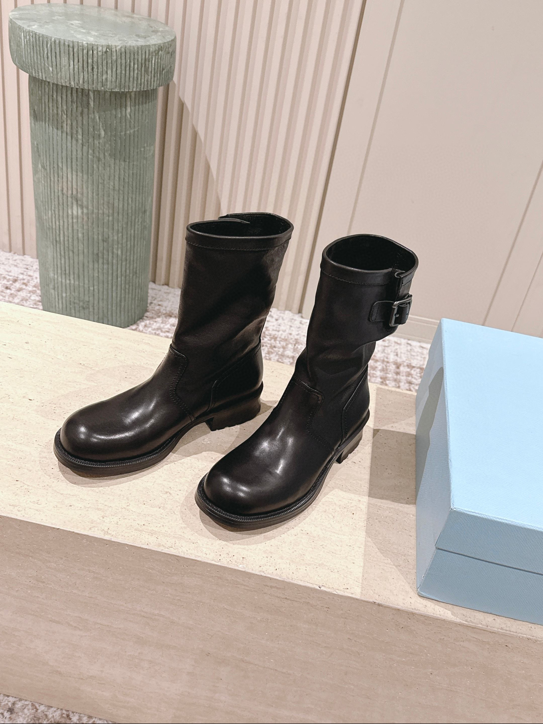 프라다 여자 부츠