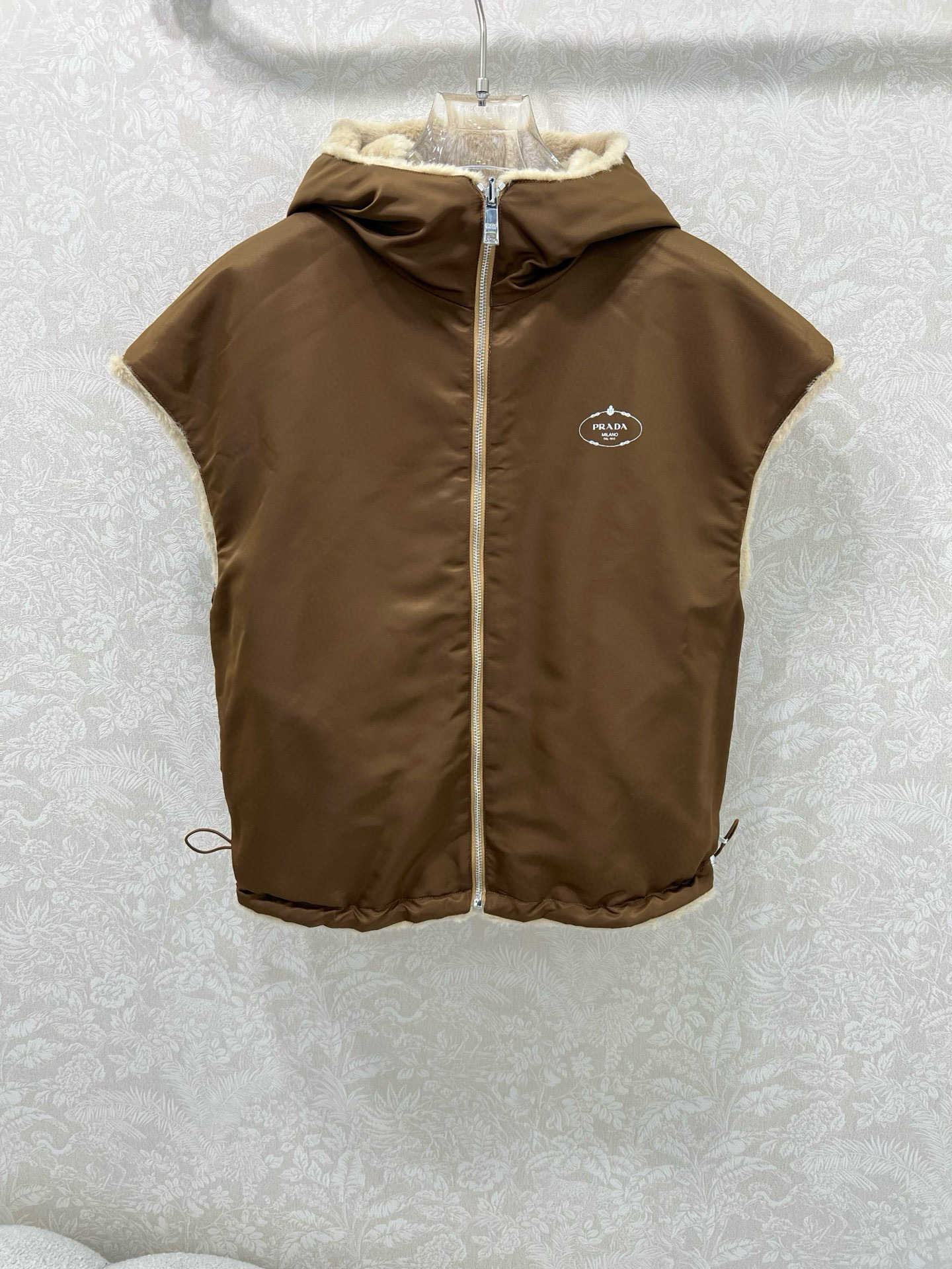 프라다 여자 조끼
