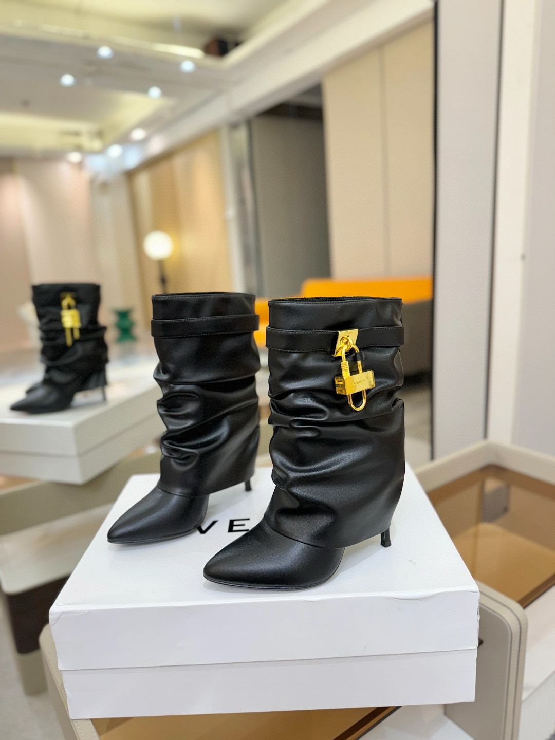 지방시 10CM 여자 부츠