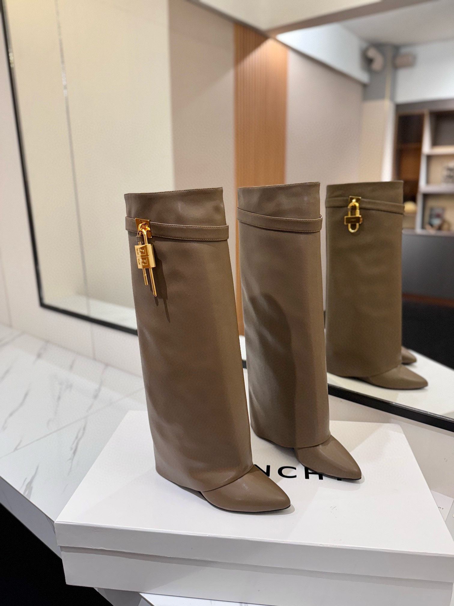 지방시 8.5CM 여자 부츠