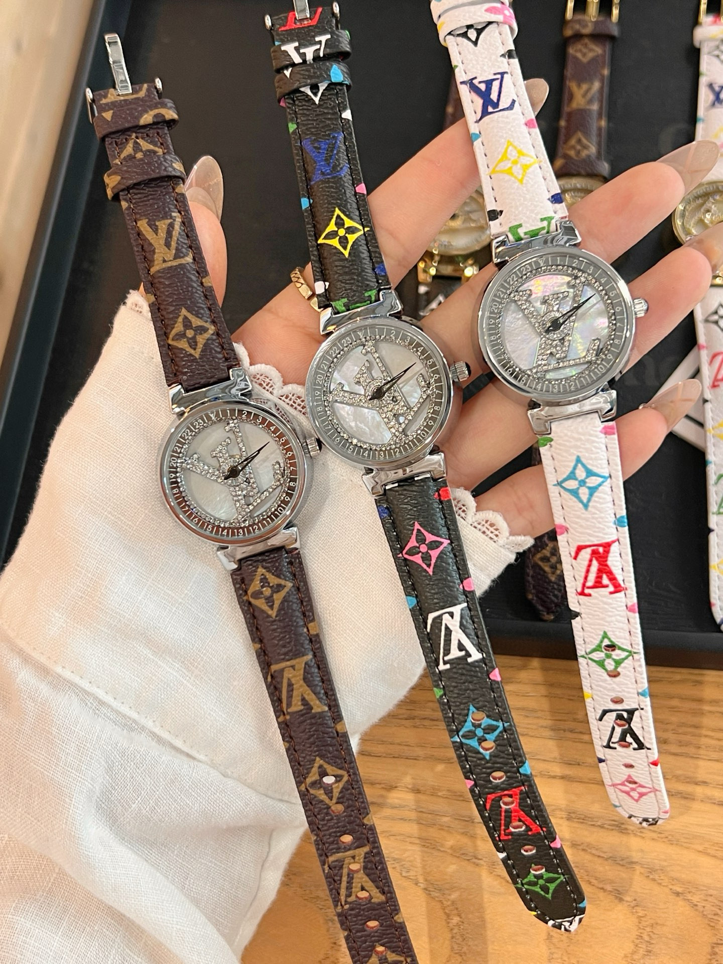 루이비통 3칼라 A급 여자 시계