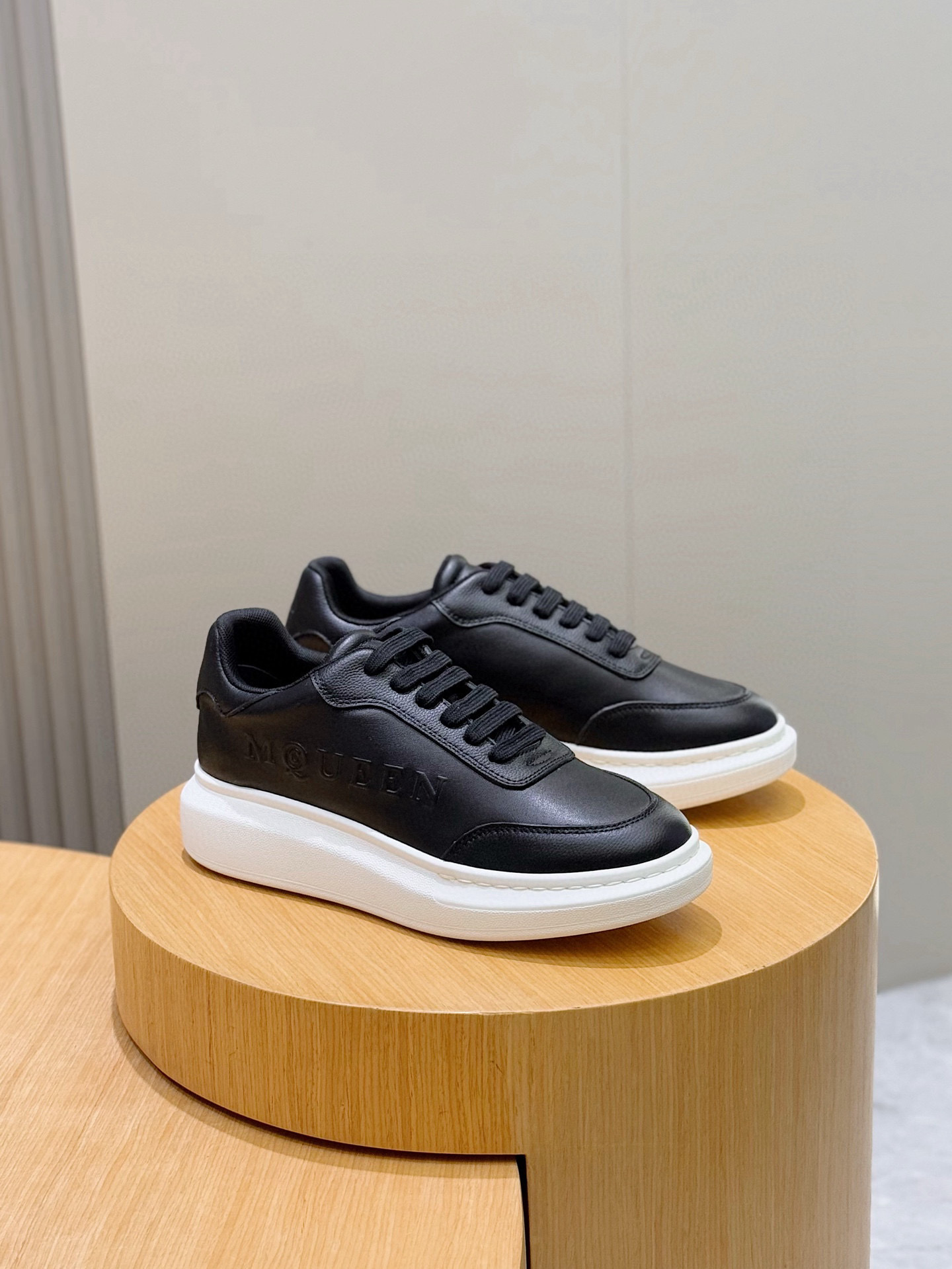 알렉산더 맥퀸 남녀공용 신발 운동화 스니커즈