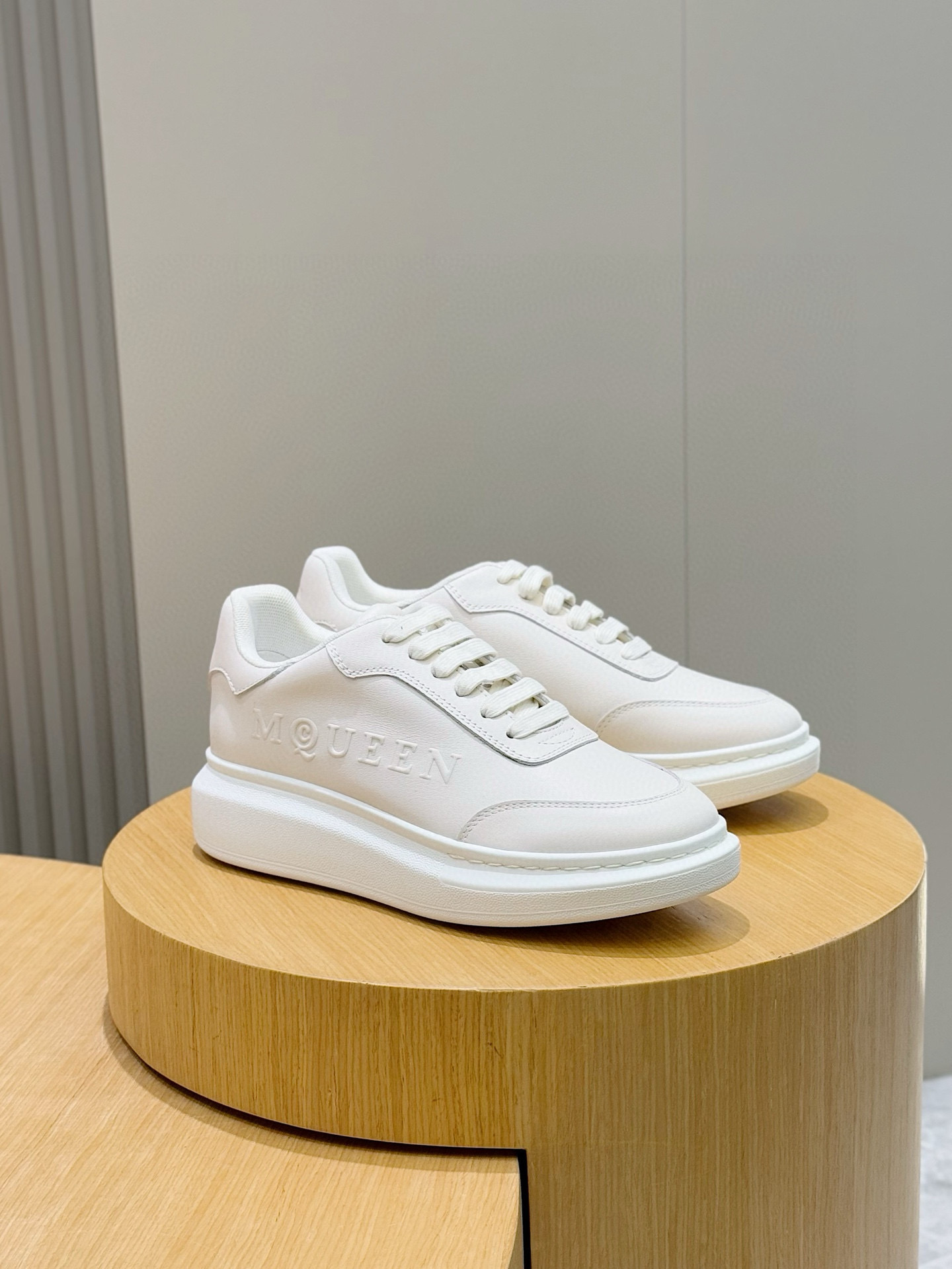 알렉산더 맥퀸 남녀공용 신발 운동화 스니커즈