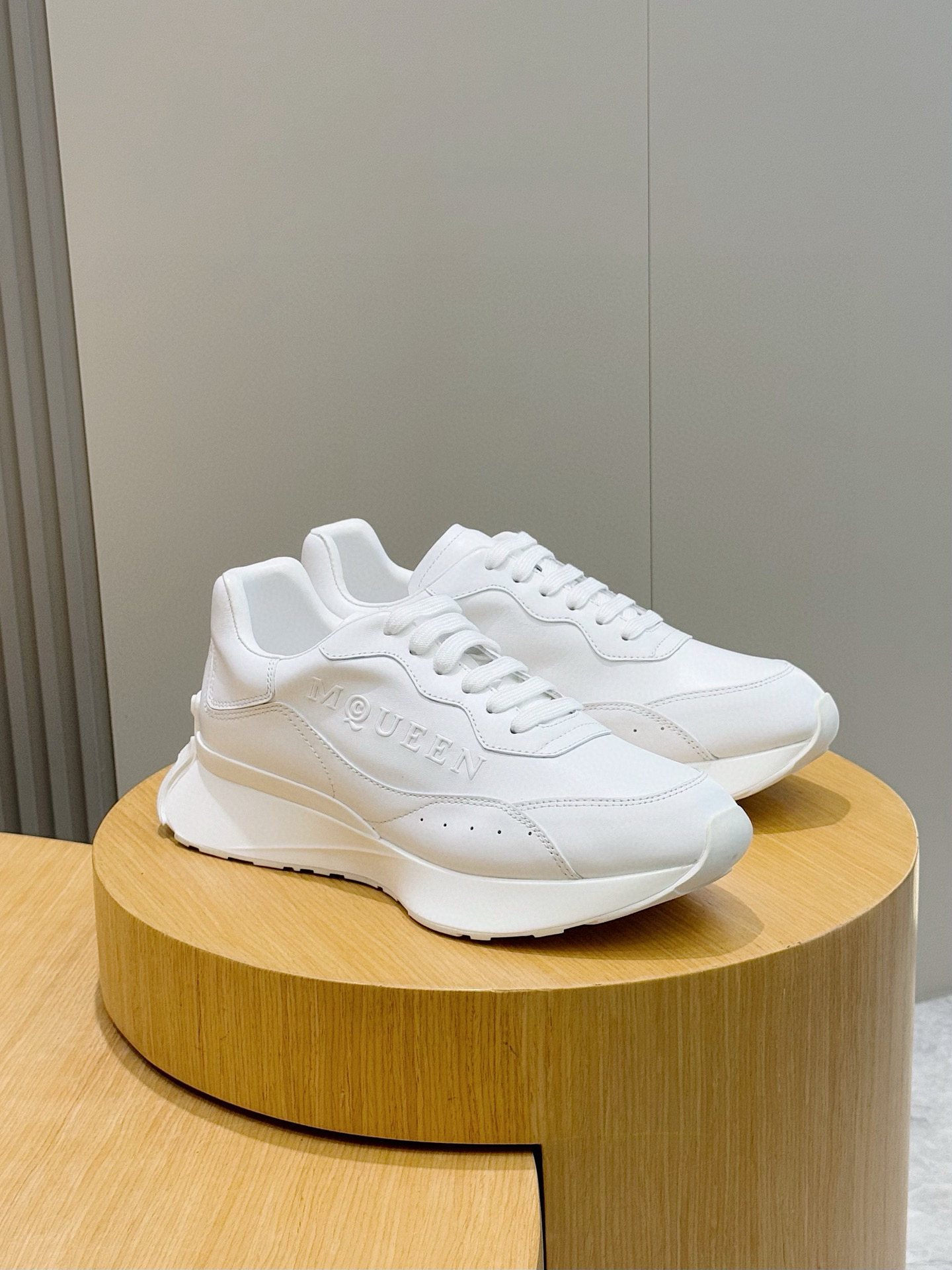 알렉산더 맥퀸 남녀공용 신발 운동화 스니커즈