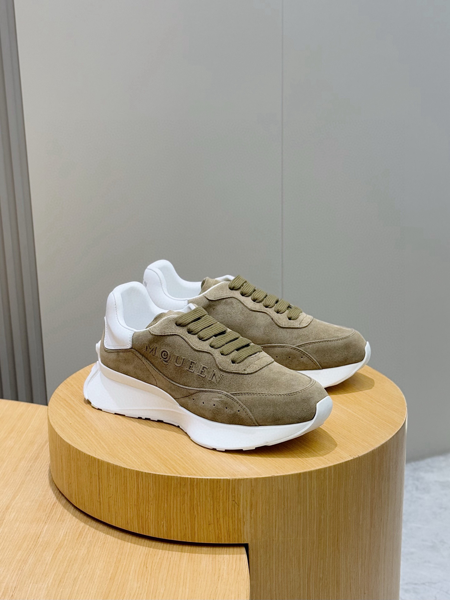 알렉산더 맥퀸 남녀공용 신발 운동화 스니커즈