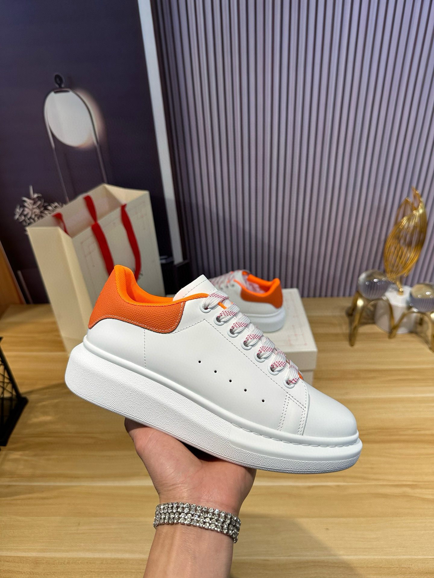 알렉산더 맥퀸 남녀공용 신발 운동화 스니커즈