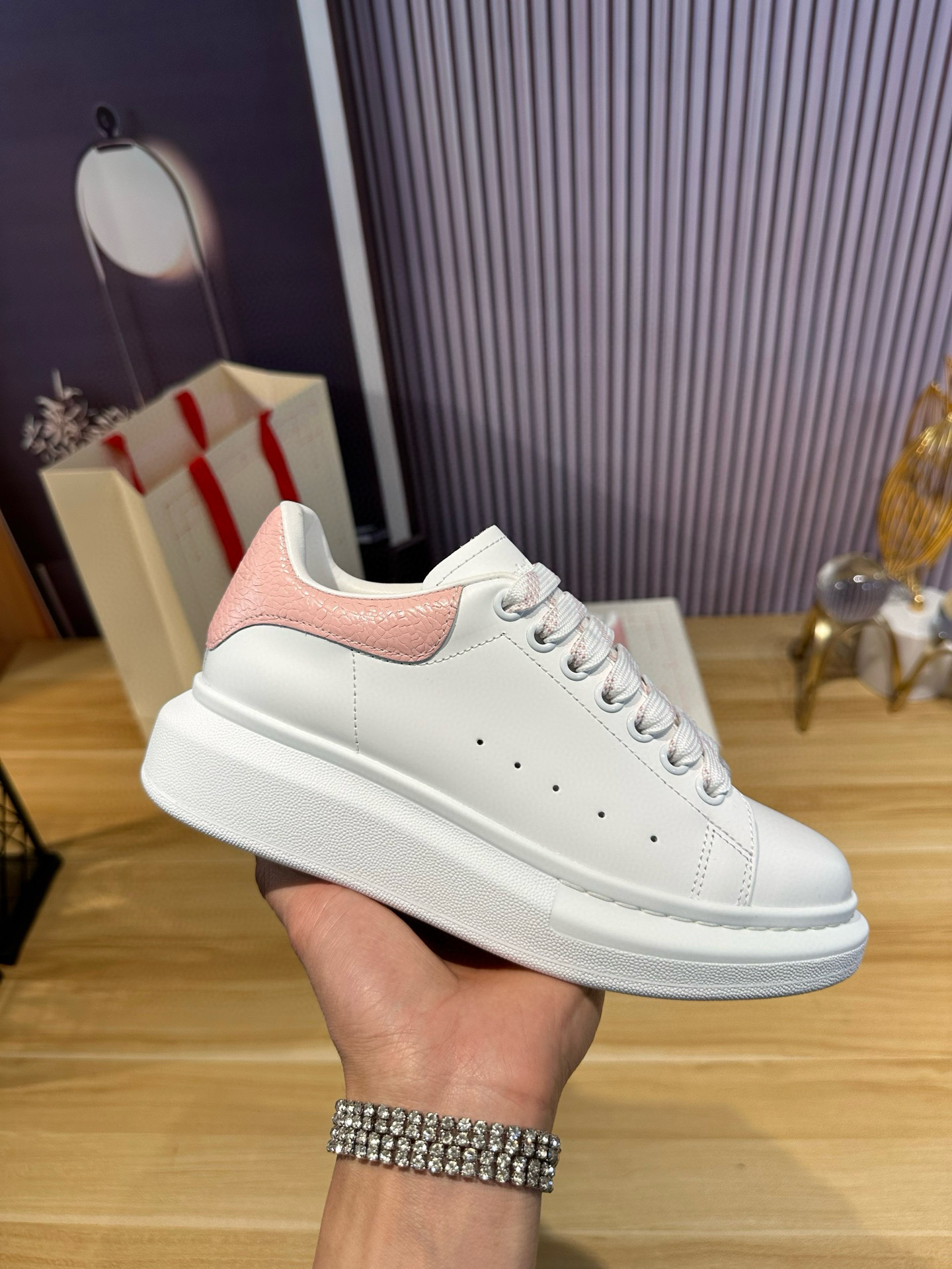 알렉산더 맥퀸 남녀공용 신발 운동화 스니커즈