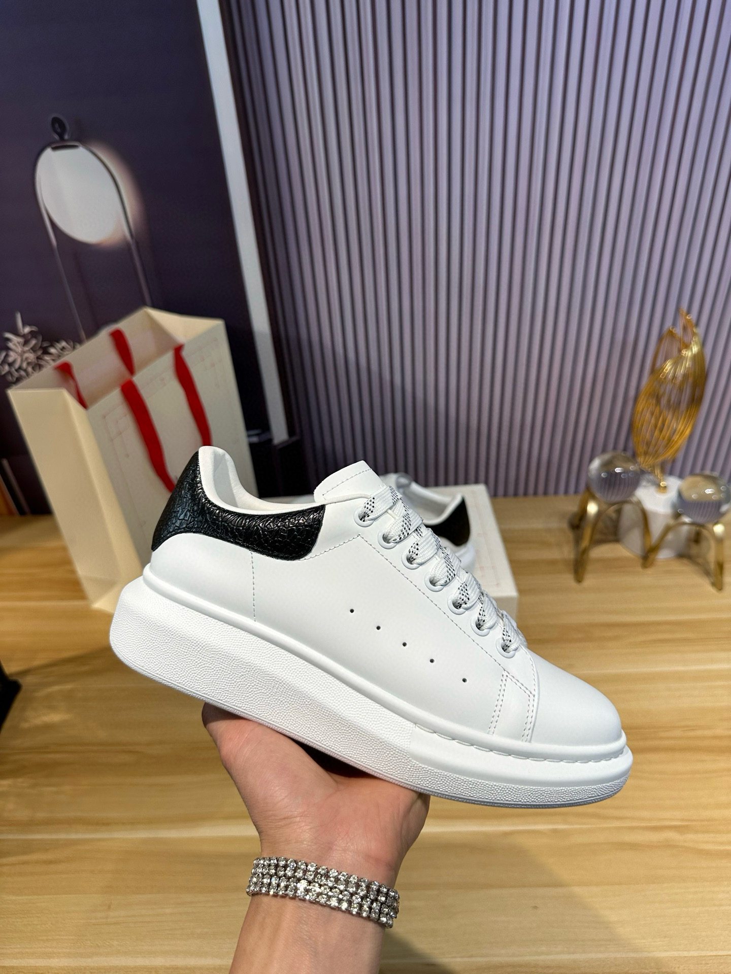 알렉산더 맥퀸 남녀공용 신발 운동화 스니커즈