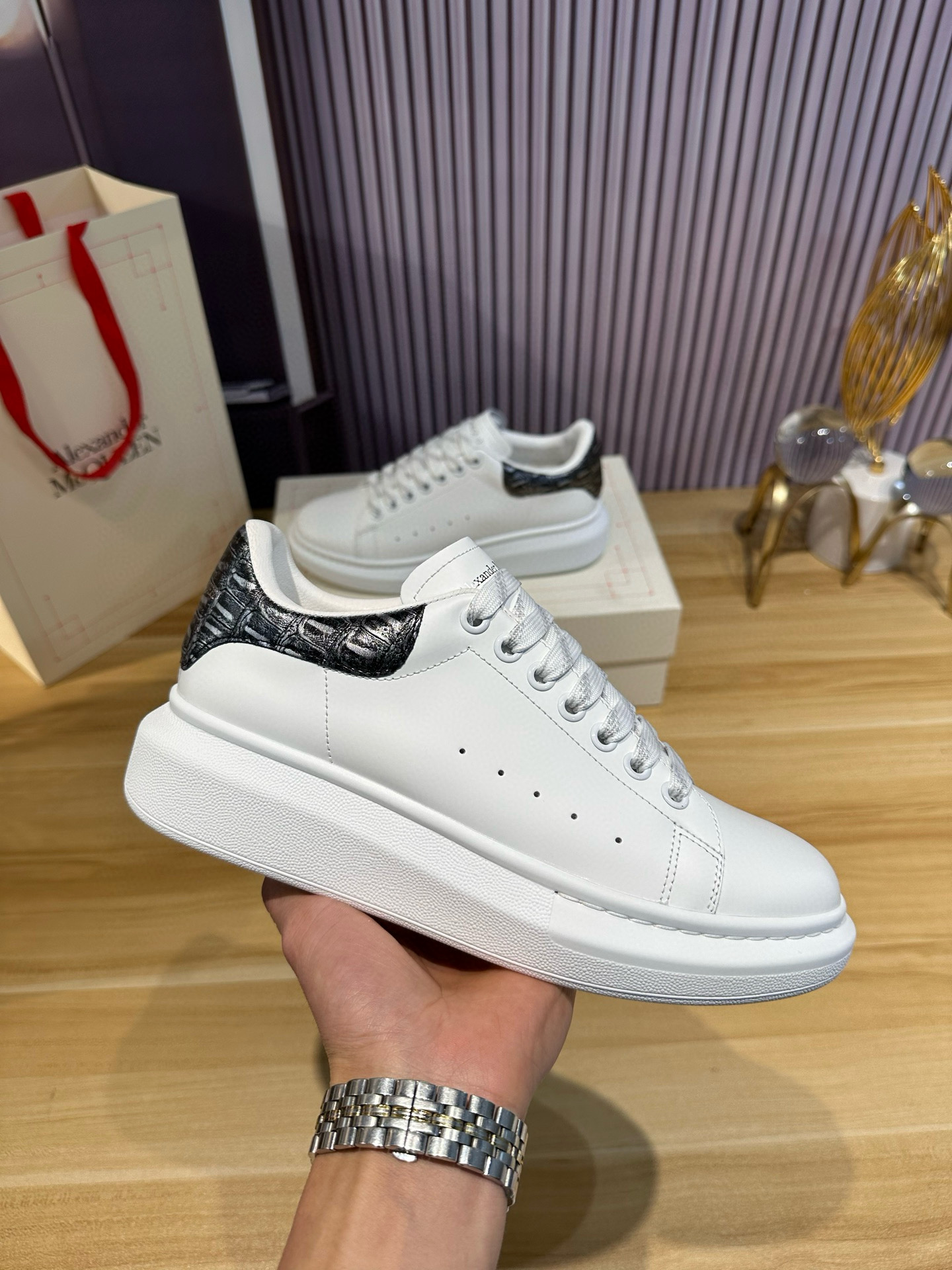 알렉산더 맥퀸 남녀공용 신발 운동화 스니커즈