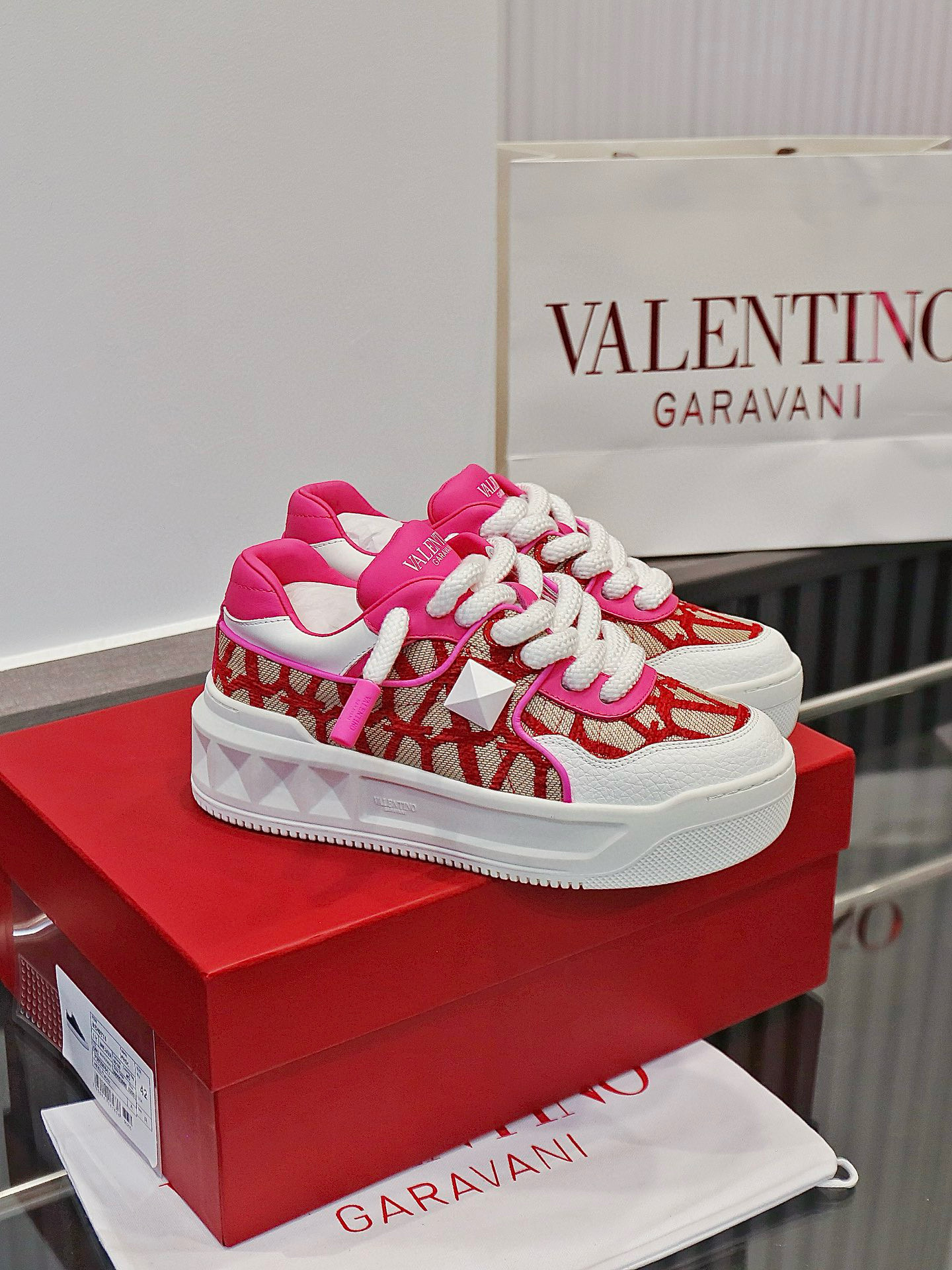 발렌티노 남녀공용 신발 운동화 스니커즈