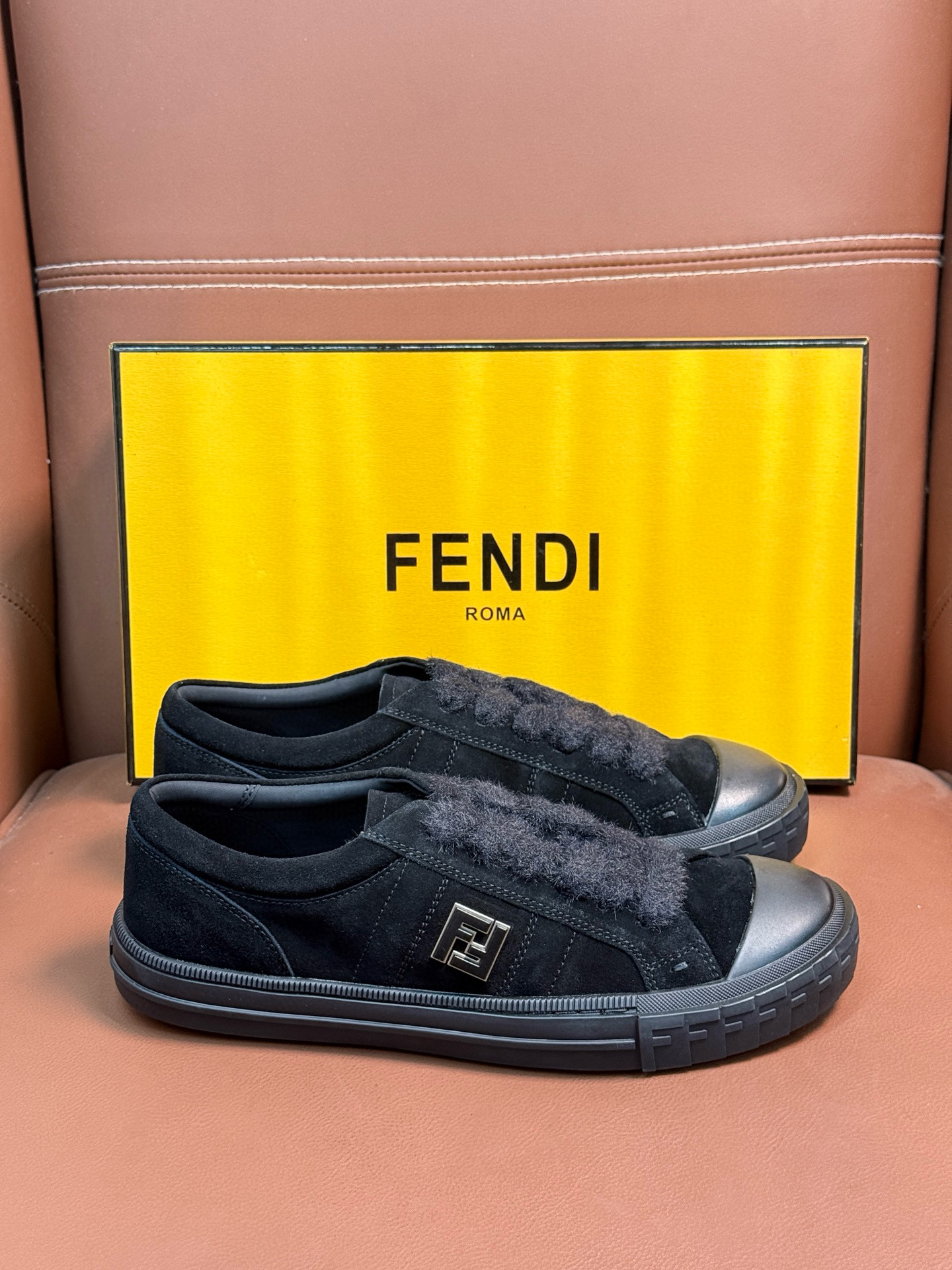 펜디 남녀공용 신발 운동화 스니커즈