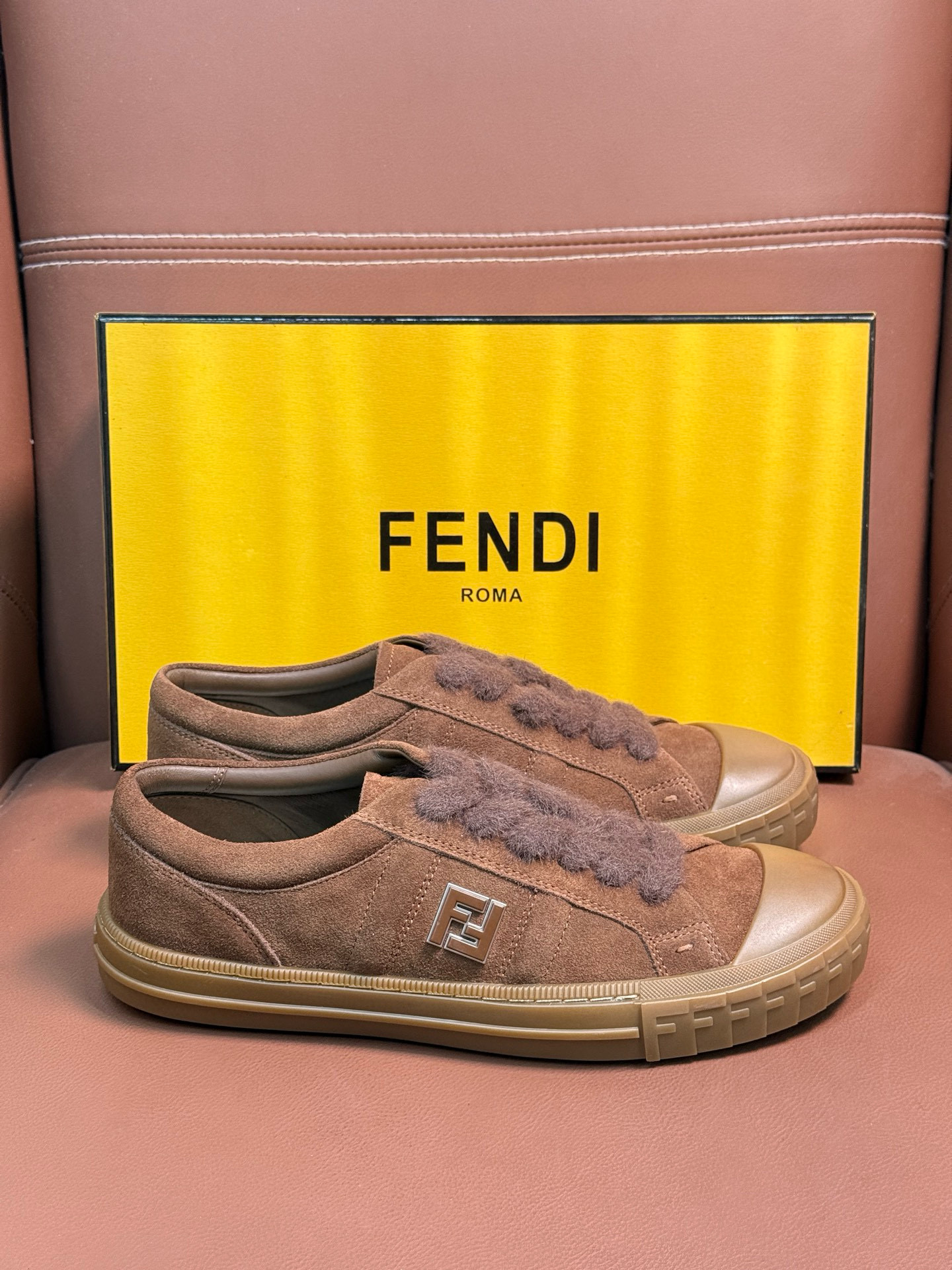 펜디 남녀공용 신발 운동화 스니커즈