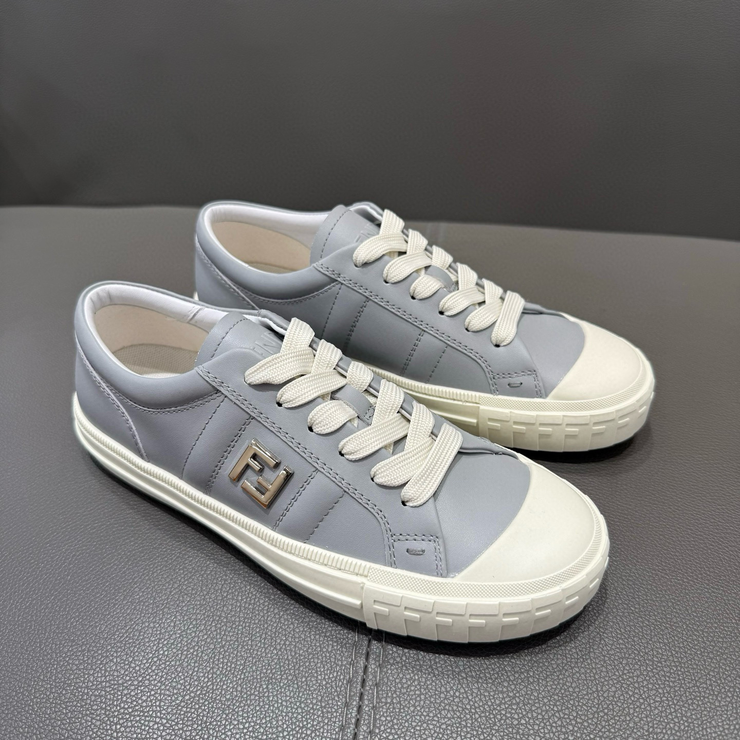 펜디 남녀공용 신발 운동화 스니커즈