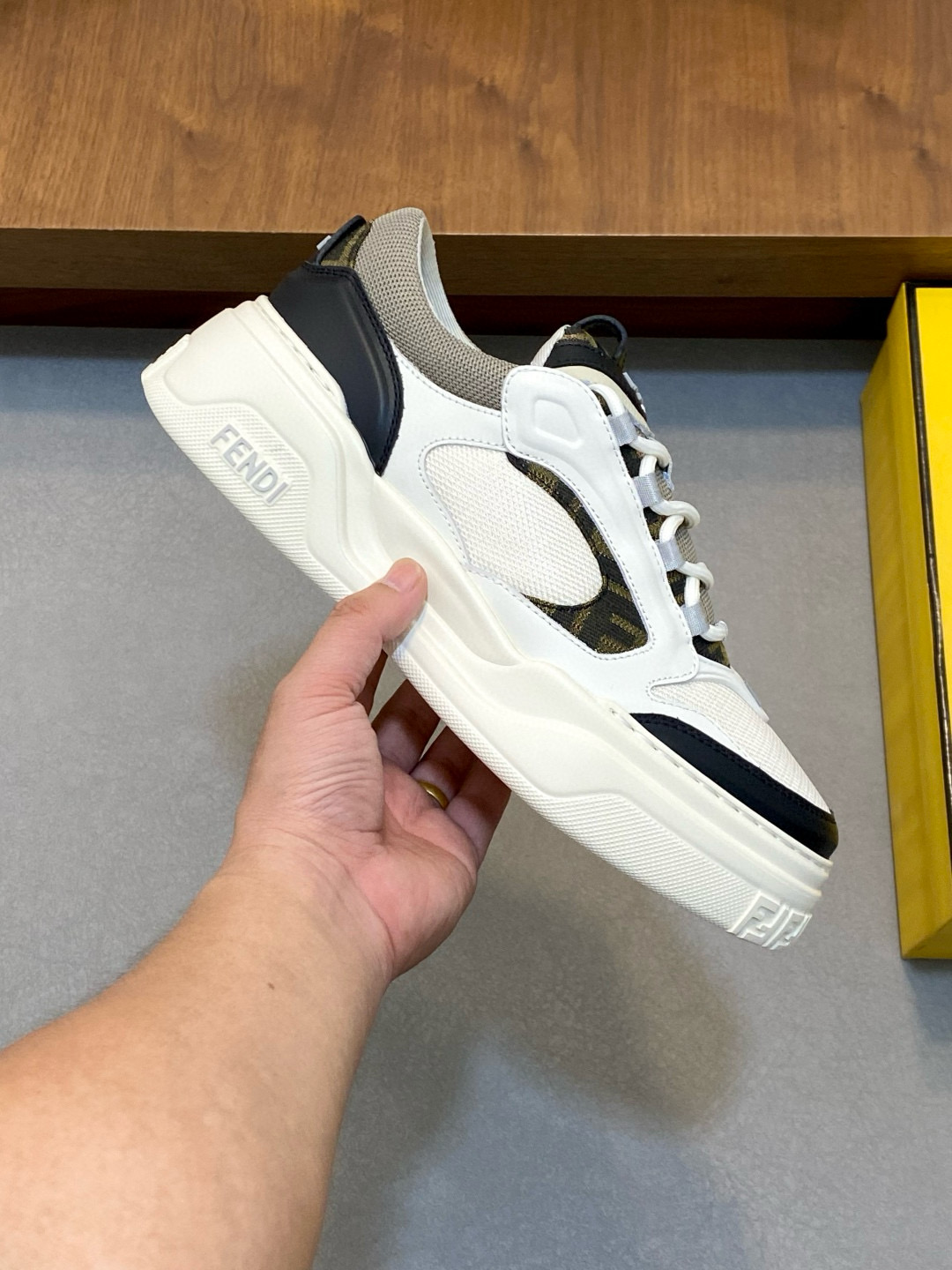 펜디 남자 신발 운동화 스니커즈