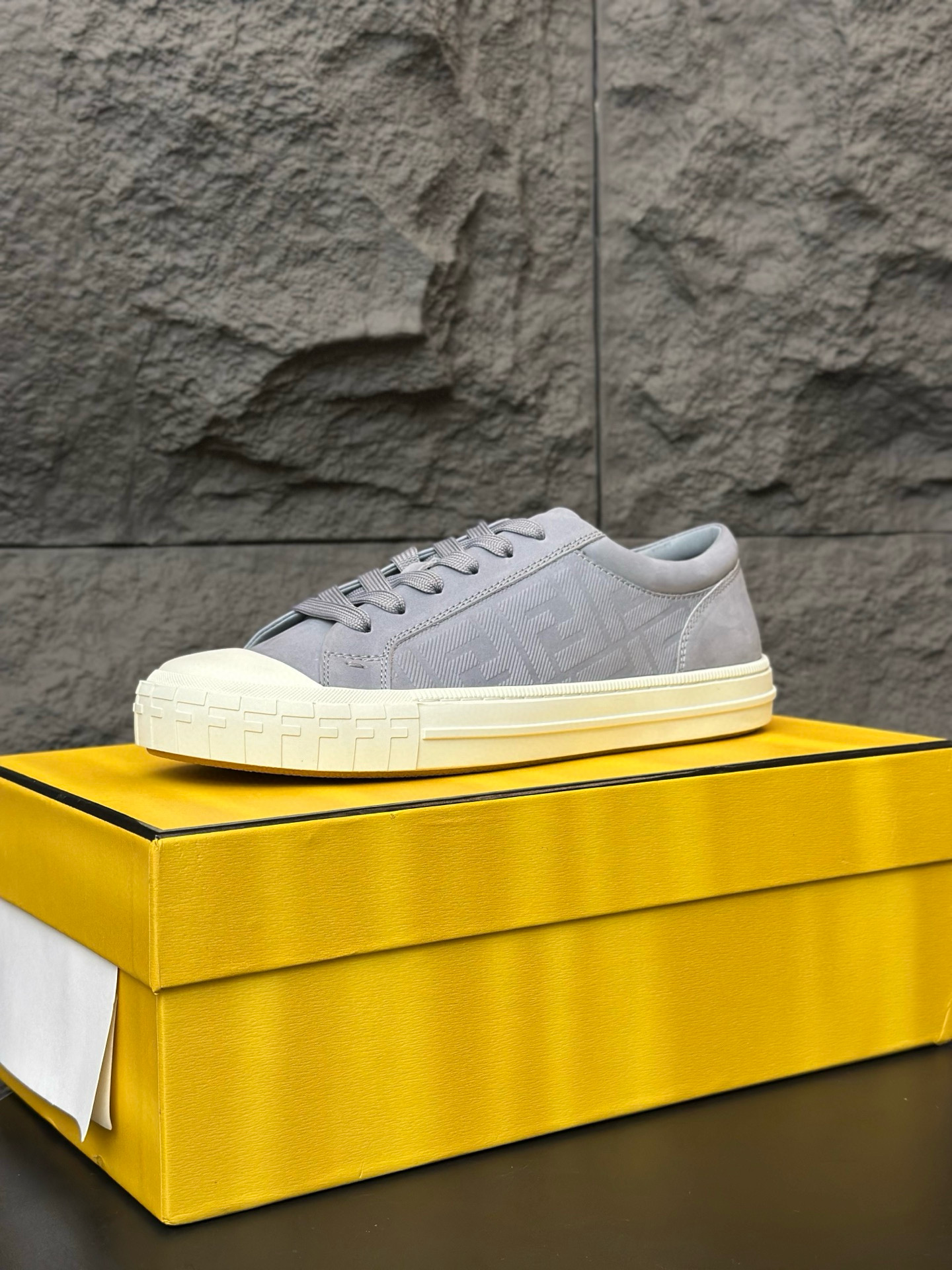 펜디 남녀공용 신발 운동화 스니커즈