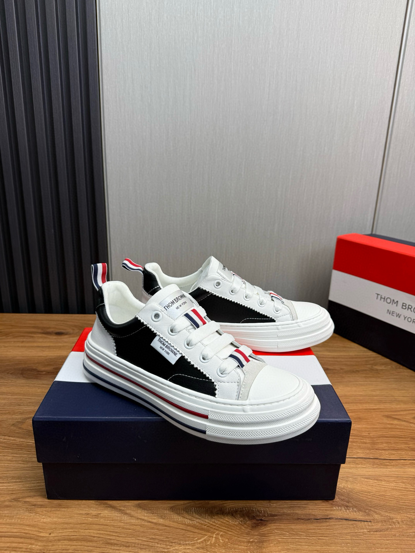 톰브라운 남자 신발 운동화 스니커즈