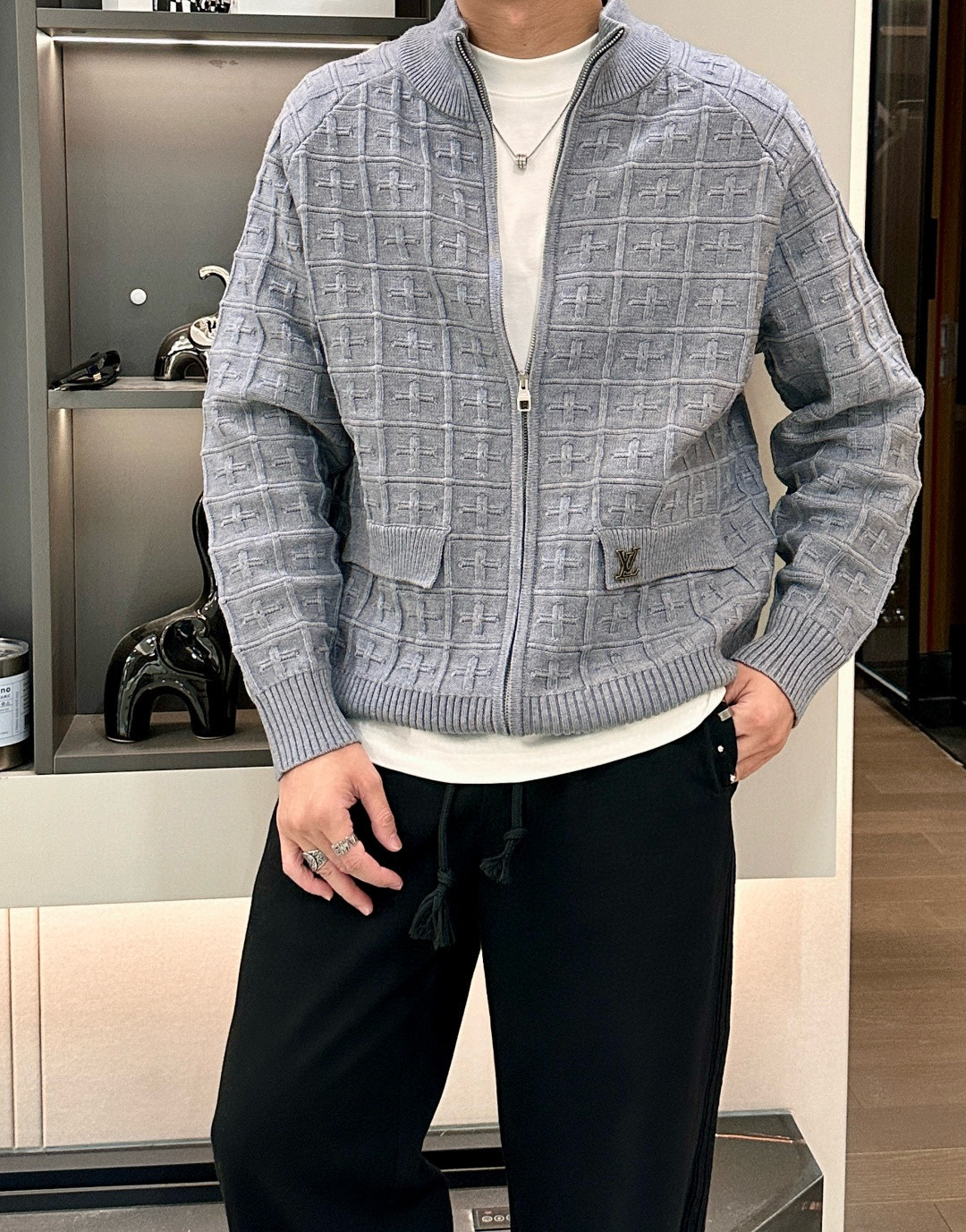 루이비통 남자 가디건